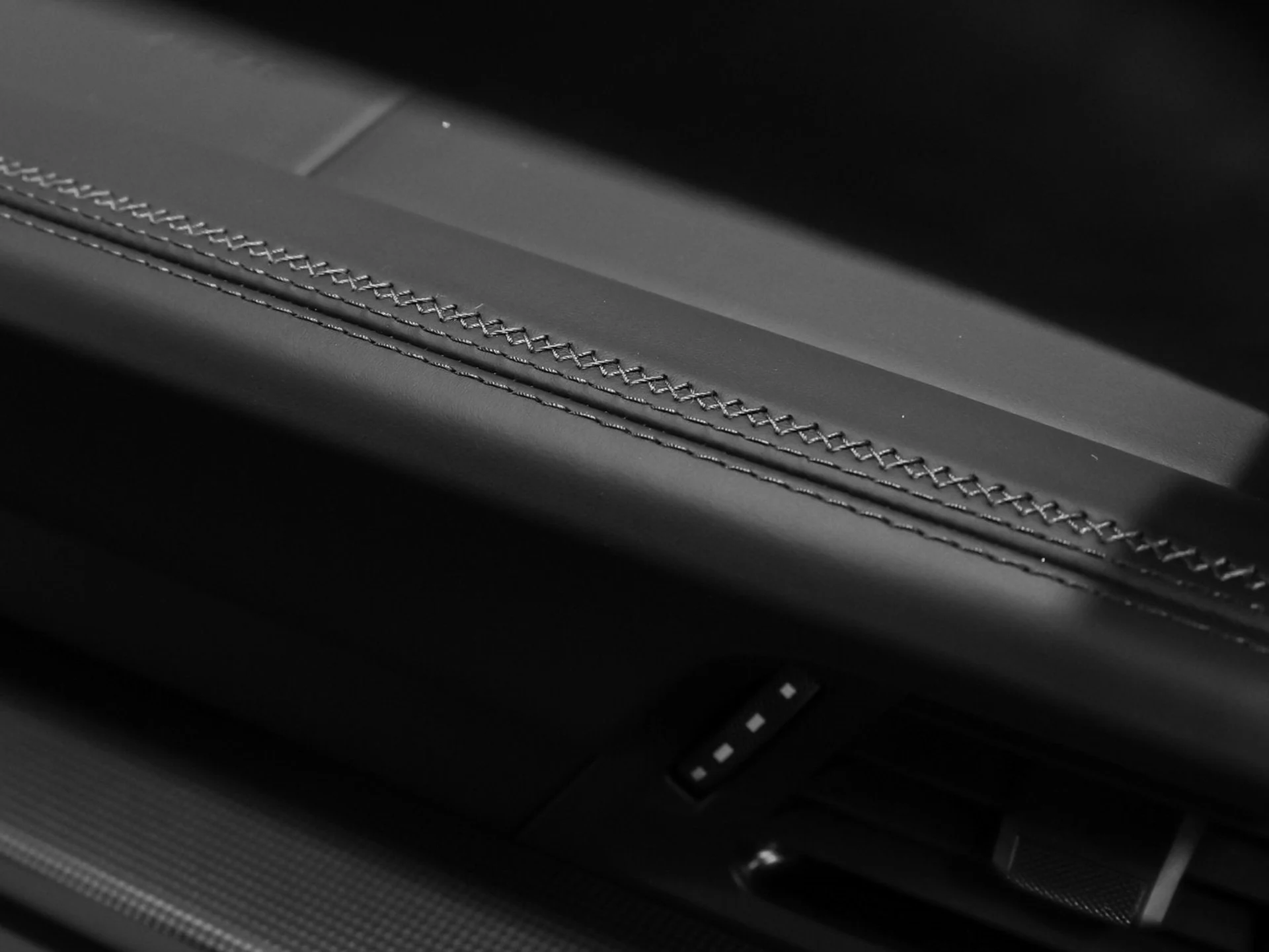 mph032_986439611_33_db48444589