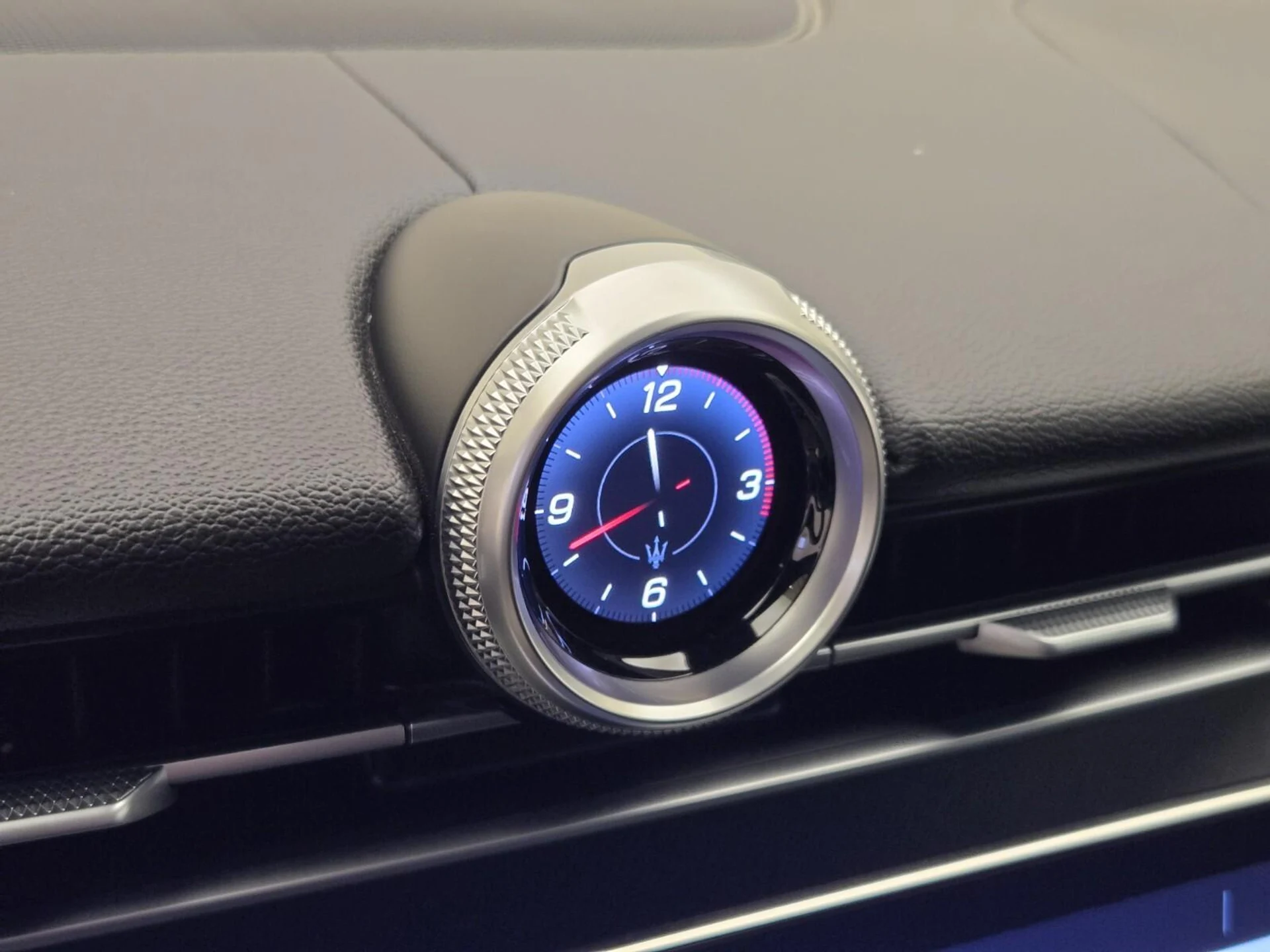 mph032_988949432_Used_2024_Maserati_Grecale_GT_1765263750_b8cf73f36a