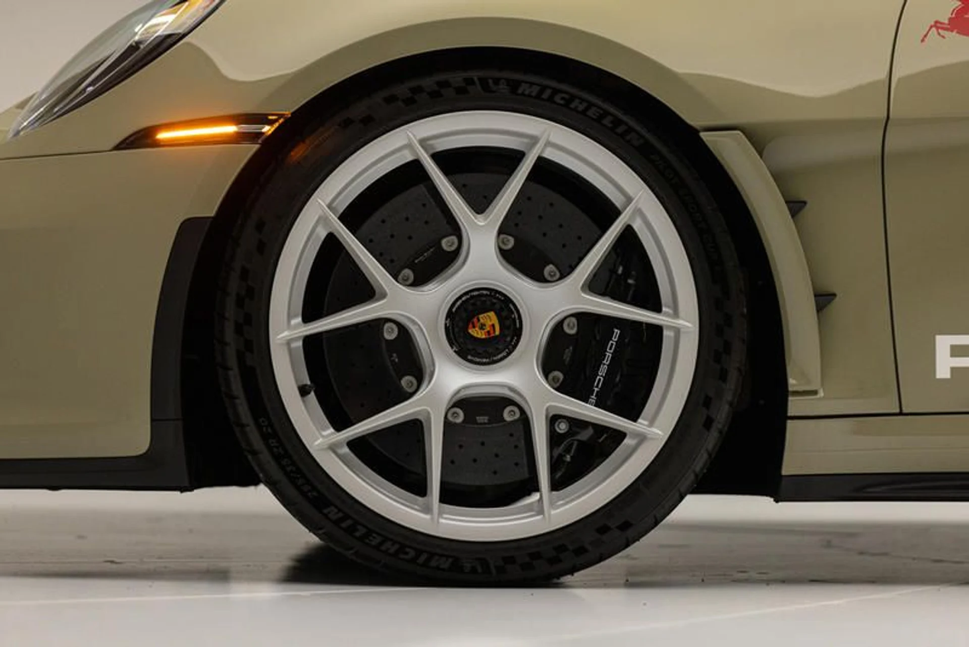 mph033_1001352354_03_D70_D11_C4_CF_4_A72_8403_29_FCA_4_E9_C1_CB_8c21f5c7d8