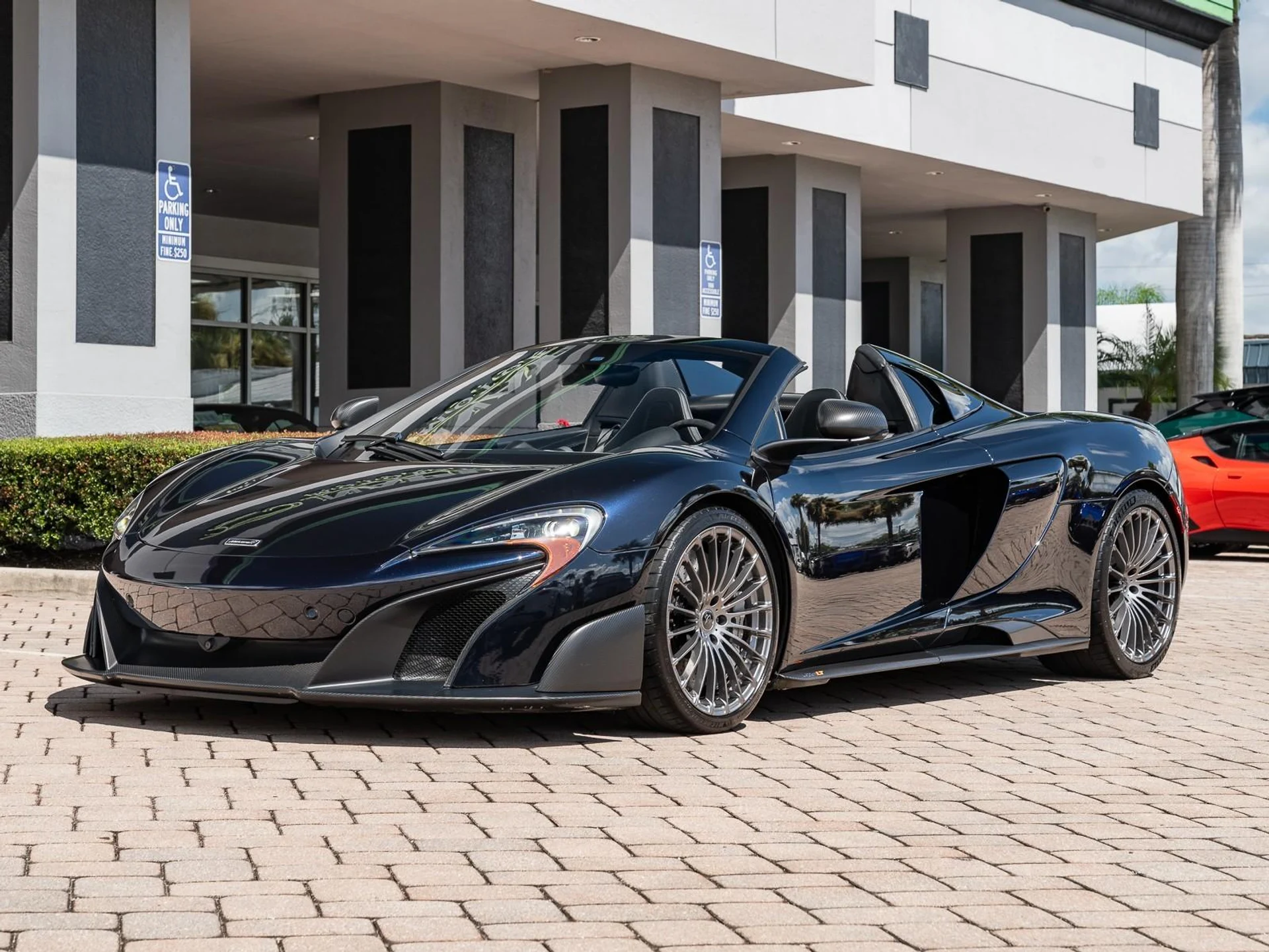 mph033_100751493_Used_2016_Mc_Laren_675_LT_1755029297_939de259e1