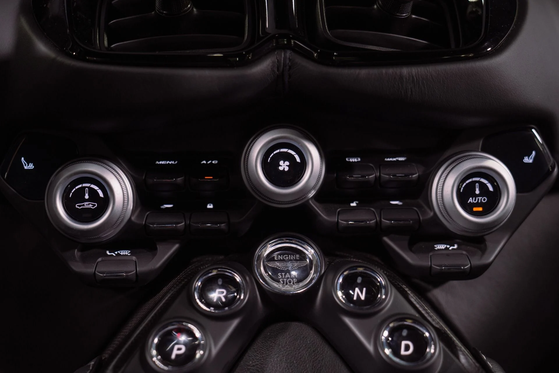 mph033_1013835312_Used_2019_Aston_Martin_Vantage_1792797785_dde13cf897