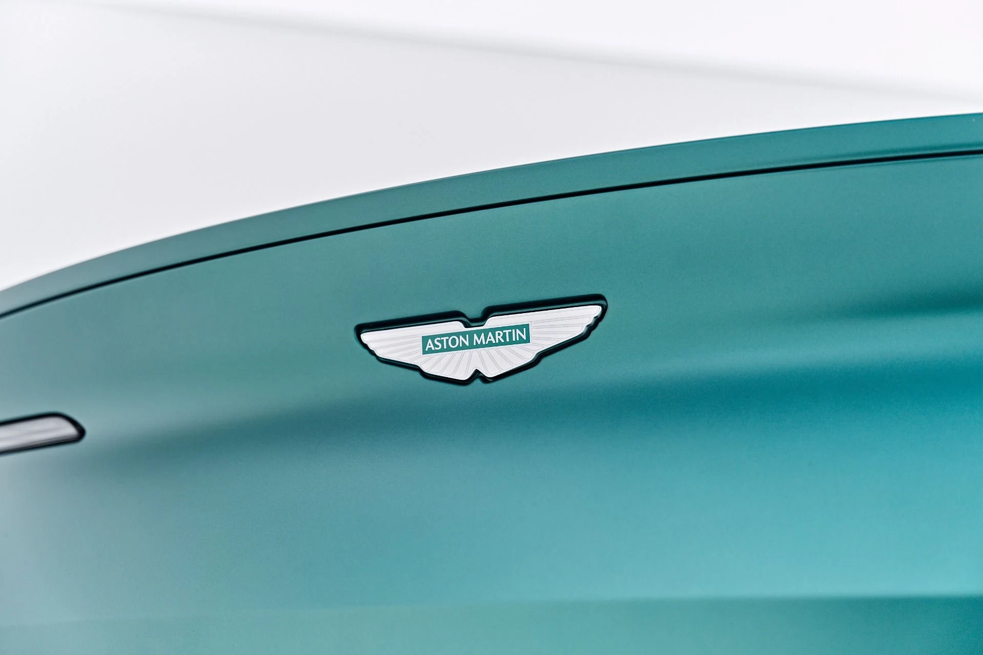 mph033_1020632252_Used_2024_Aston_Martin_DB_12_1784769381_eb59c12fa4