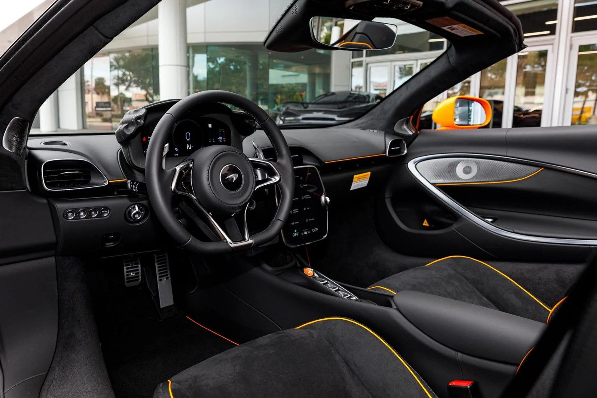 mph033_1028789961_636_p35_l_83ca94939e