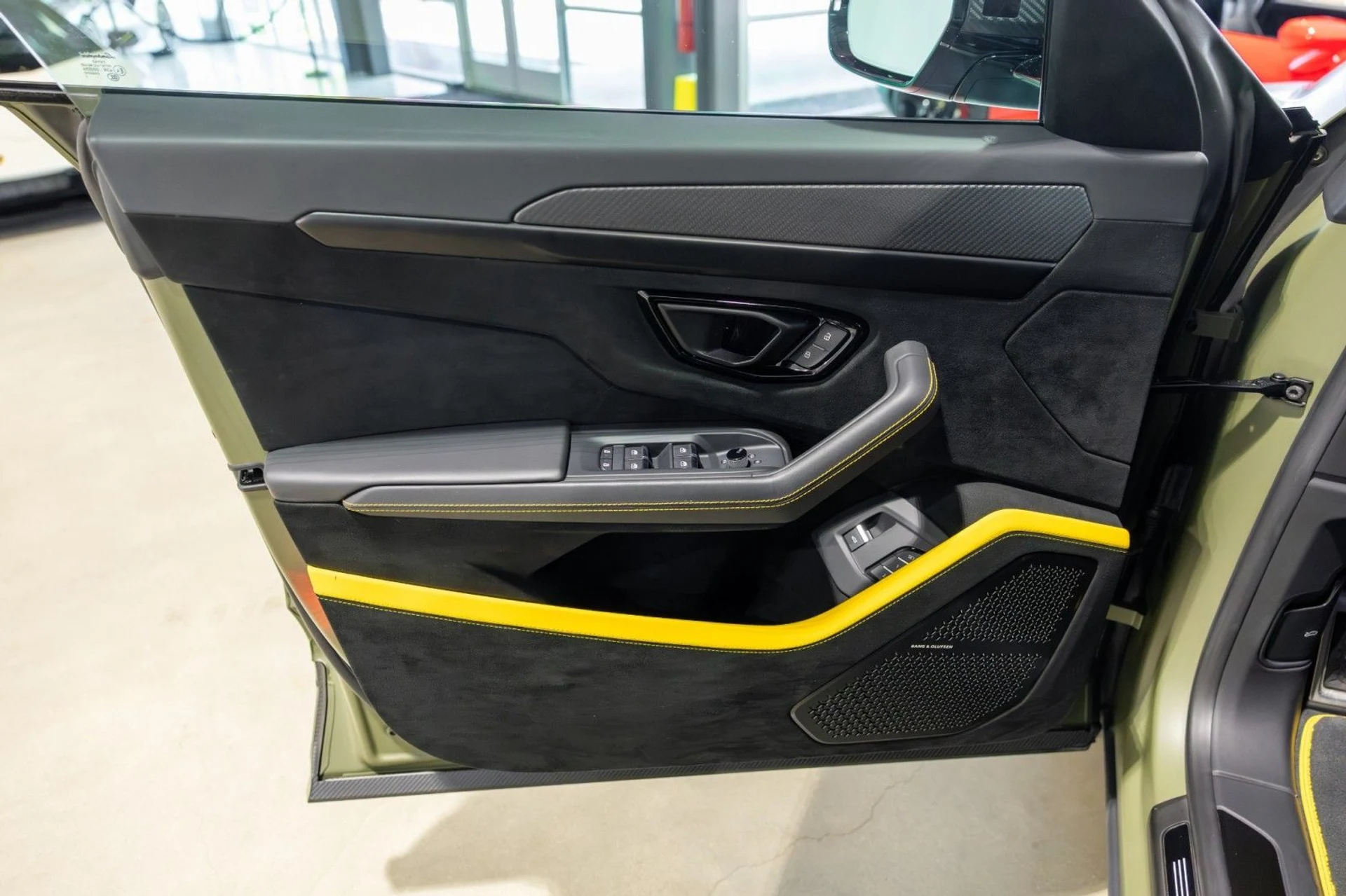 mph033_1037877095_ow_000a314d08