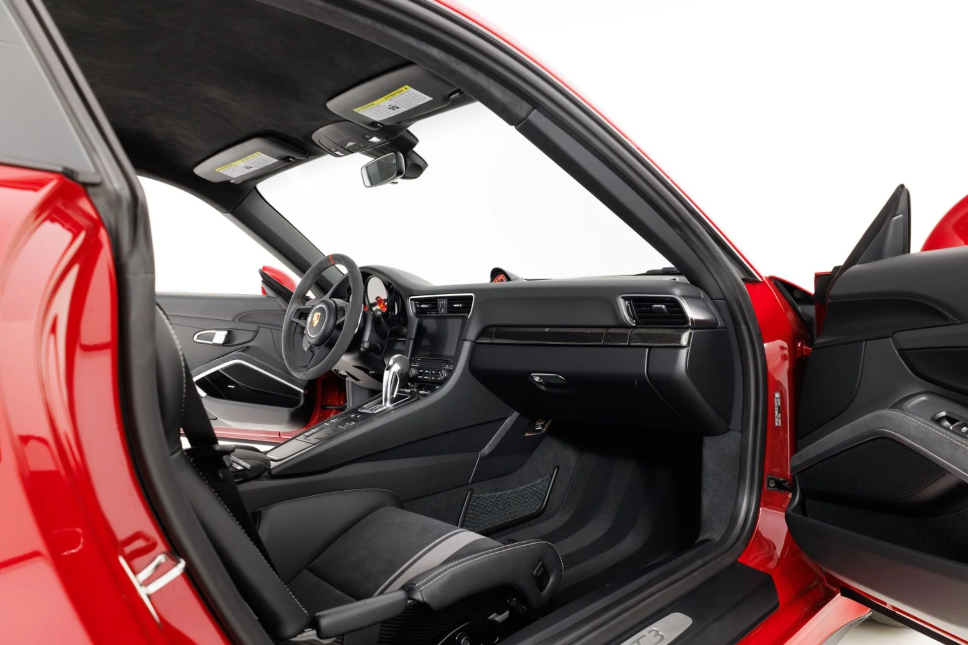 mph033_1044130492_Used_2018_Porsche_911_GT_3_1781113317_124334e466