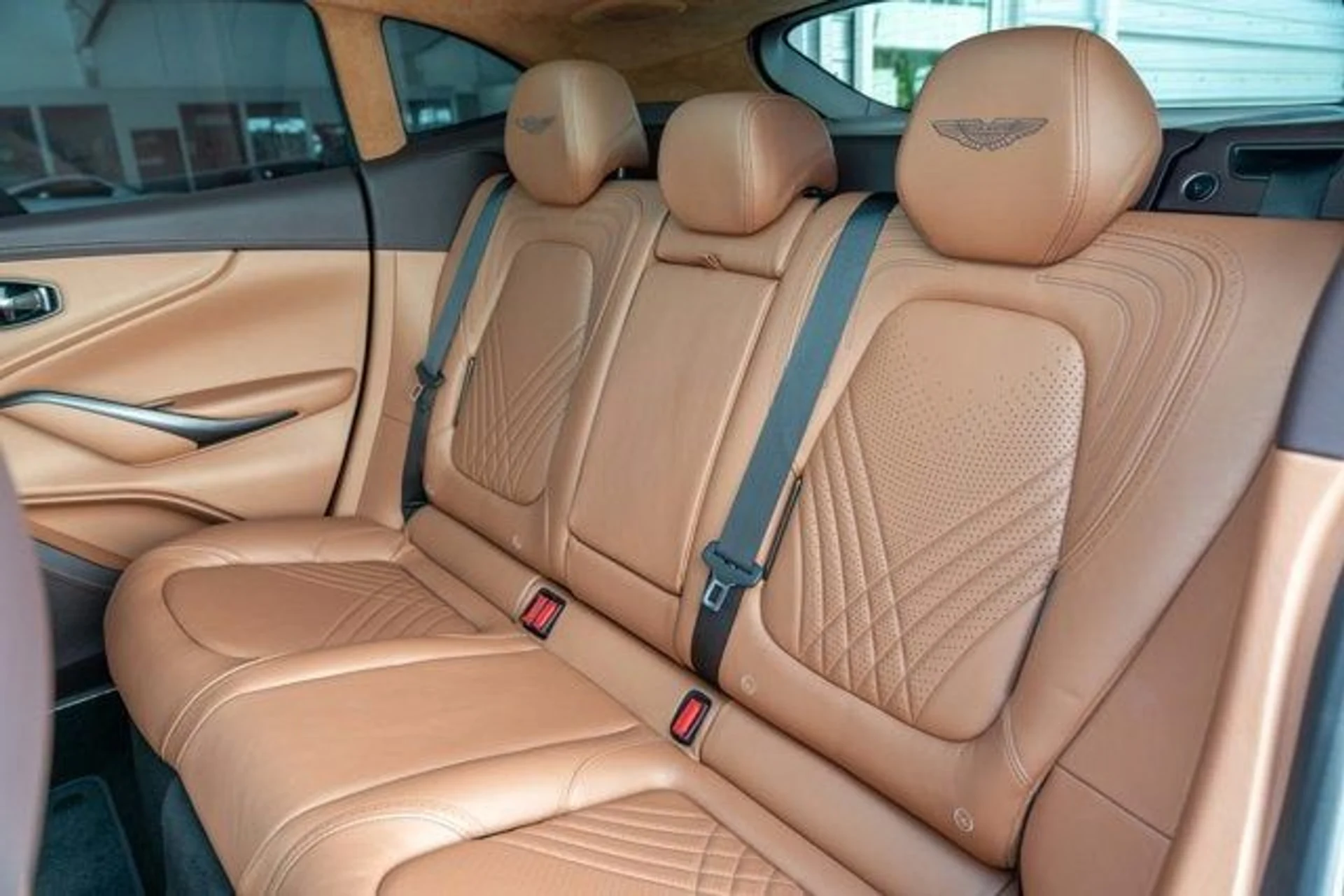 mph033_1051329557_34_ec08827602