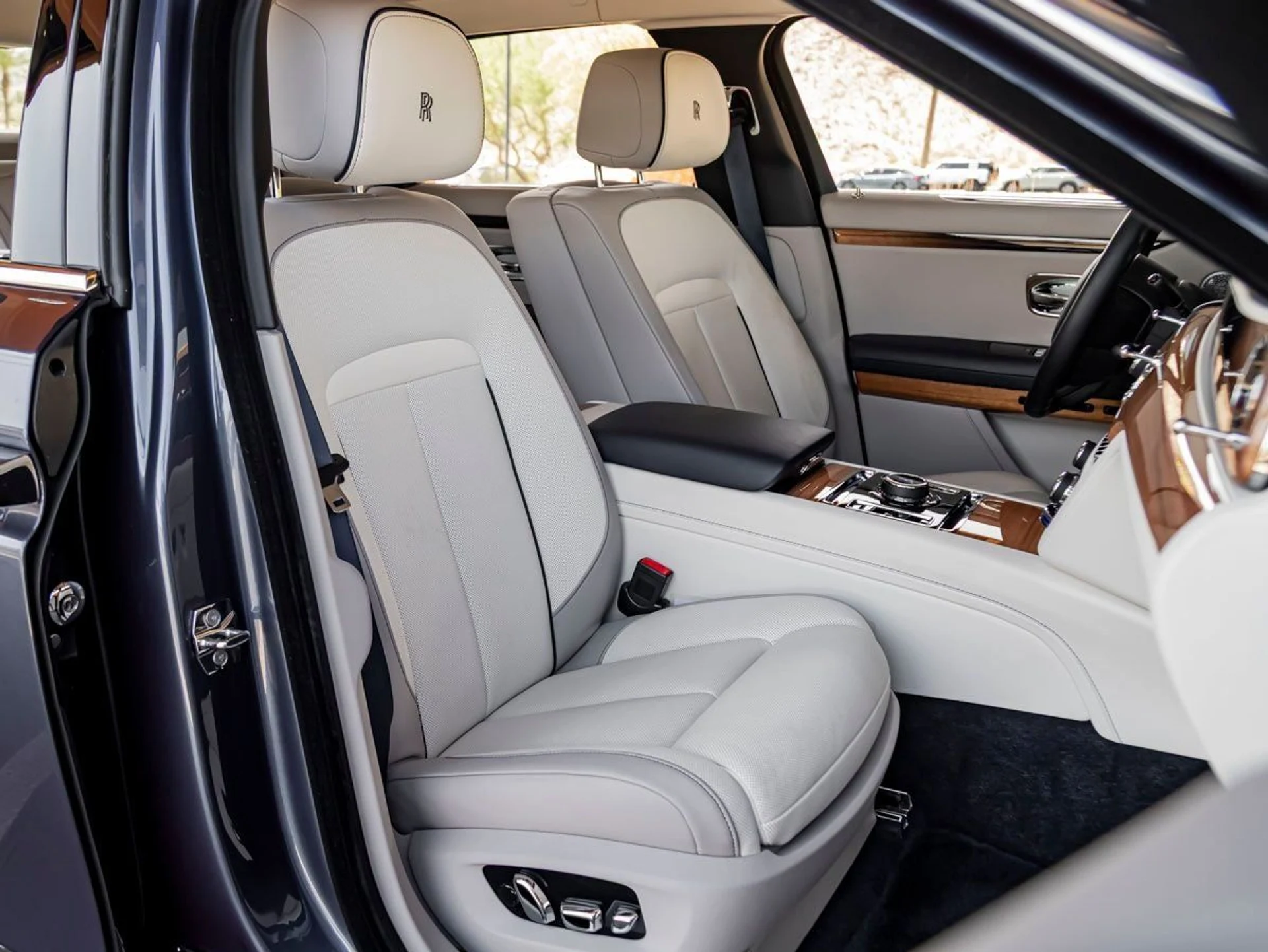 mph033_1057909369_34_ae97ba5f08