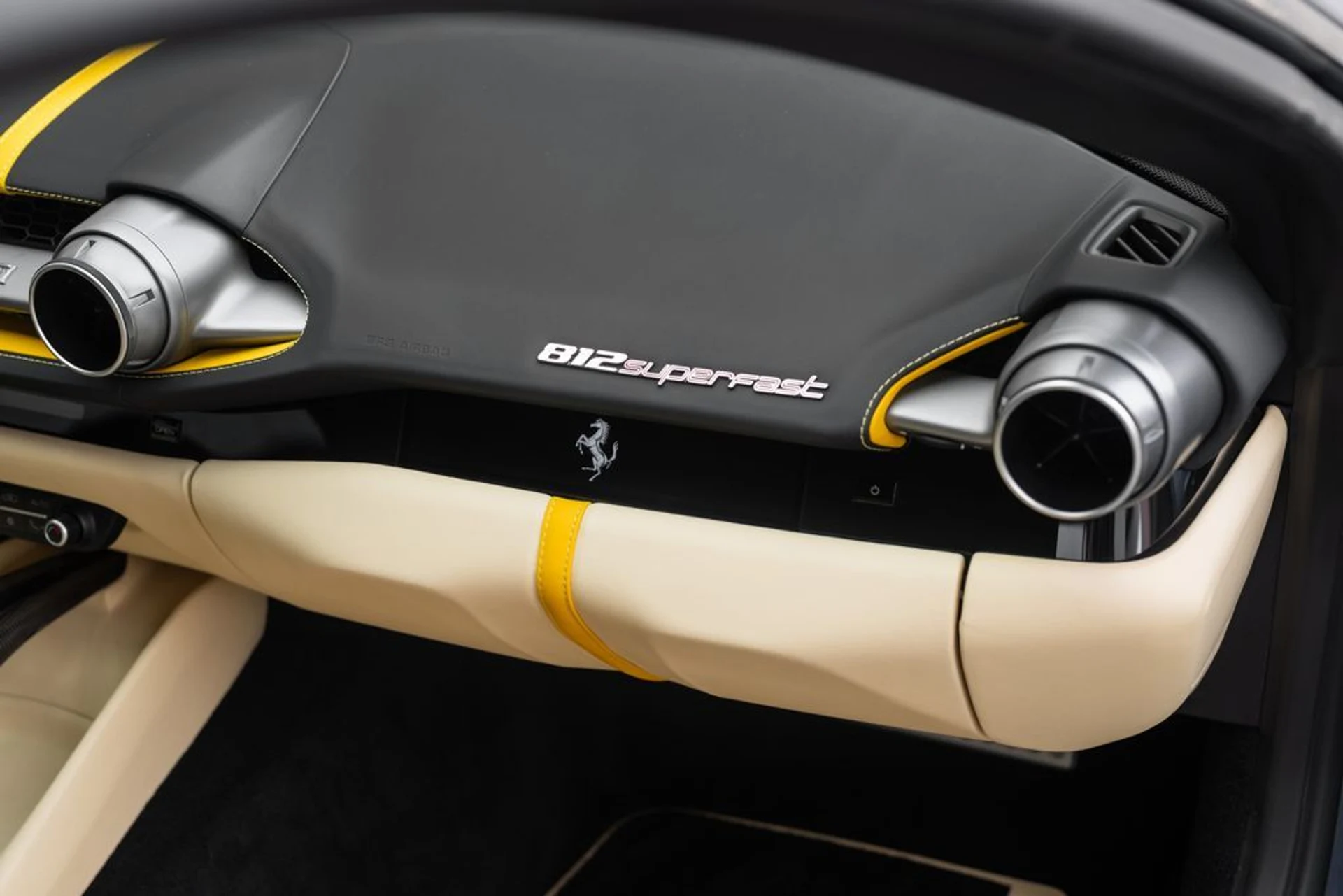 mph033_1081226400_e45a3f5c0d79806f2b1fd28cc4edb358x_a9cafcf6b4