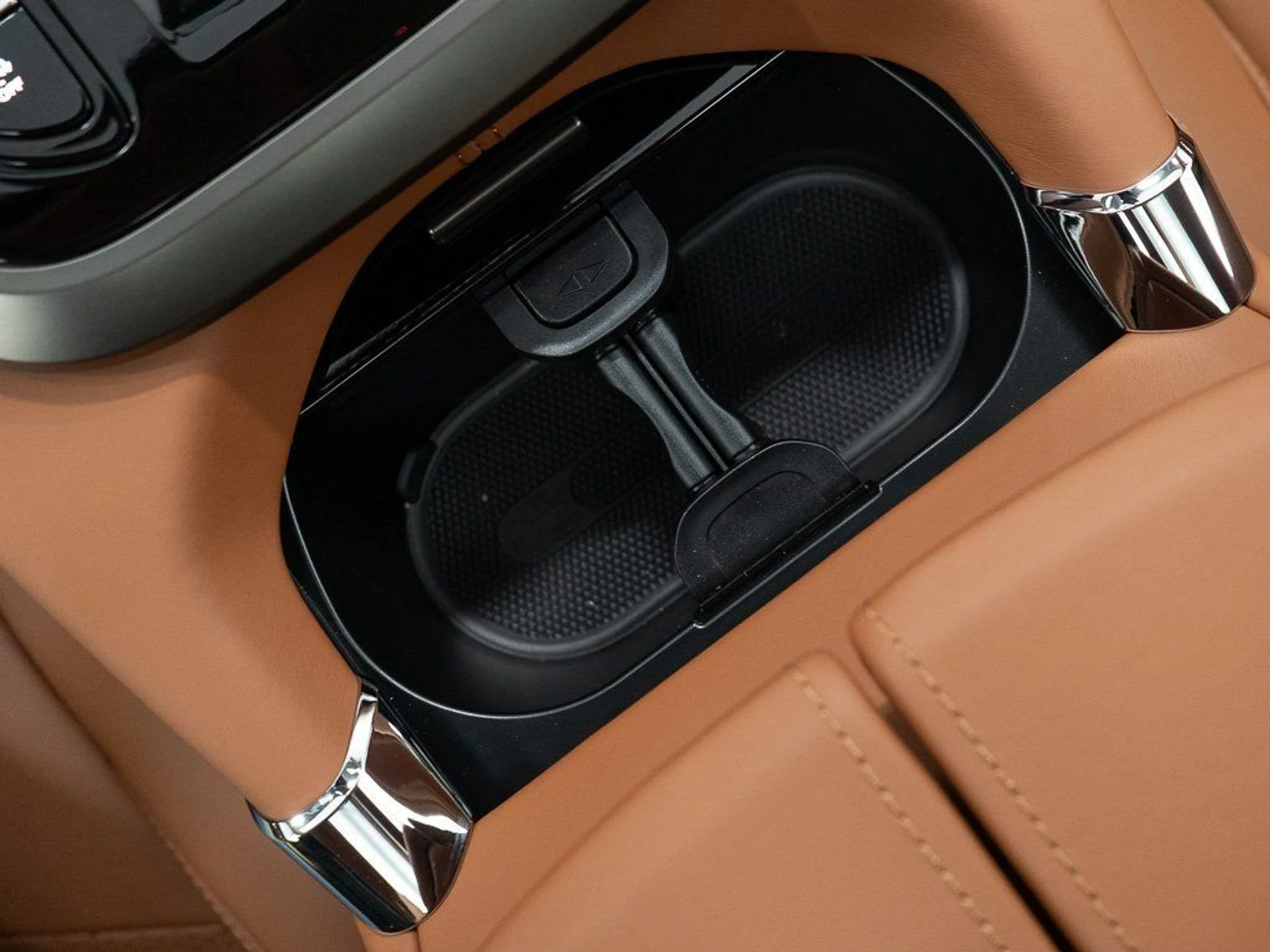 mph033_1083779129_b22a7726bd8c2db44b27ddb4e4e74f1e_788270a52a