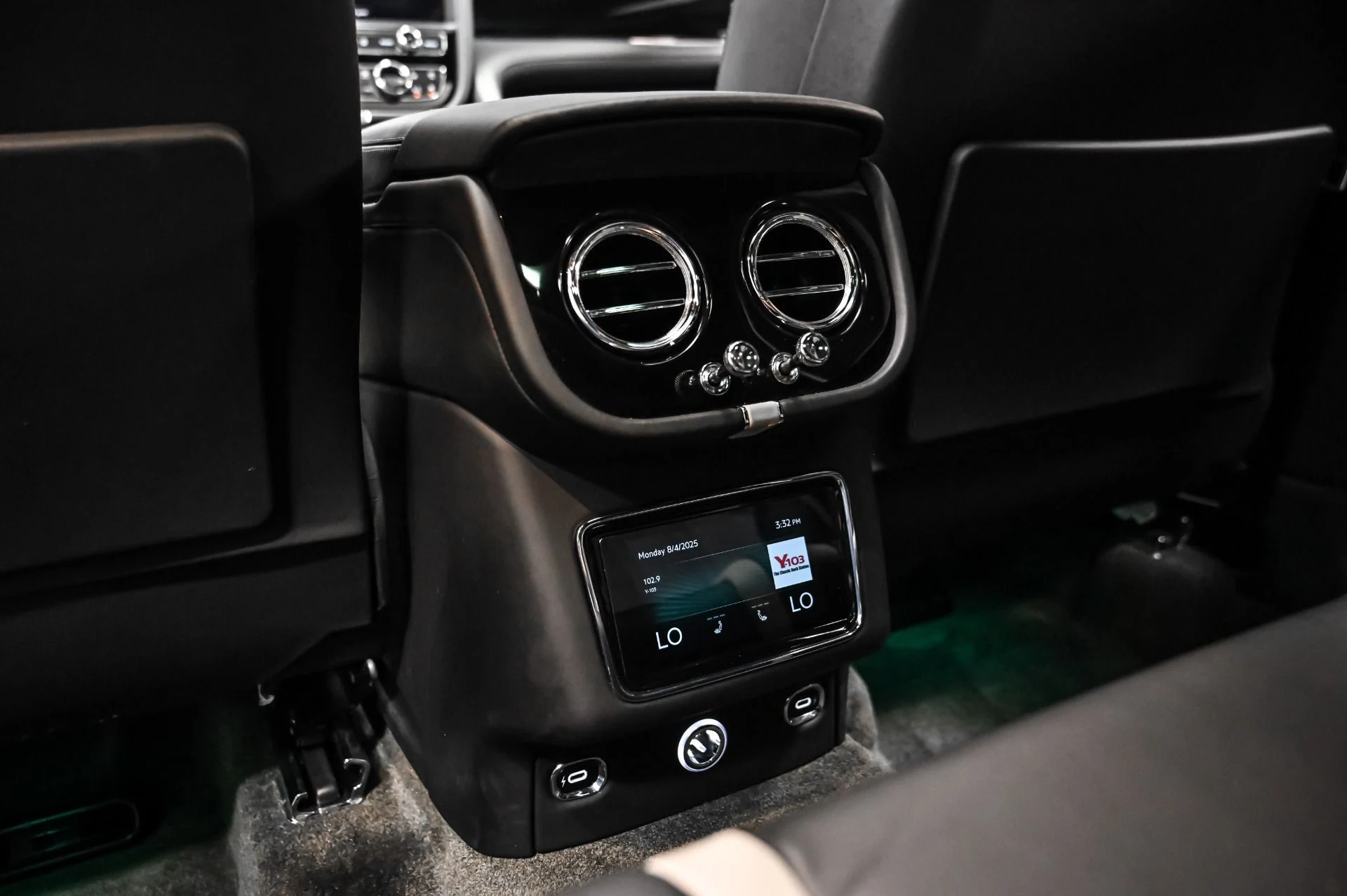 mph033_1104127078_Used_2022_Bentley_Bentayga_Speed_1758039444_9beaf5921a