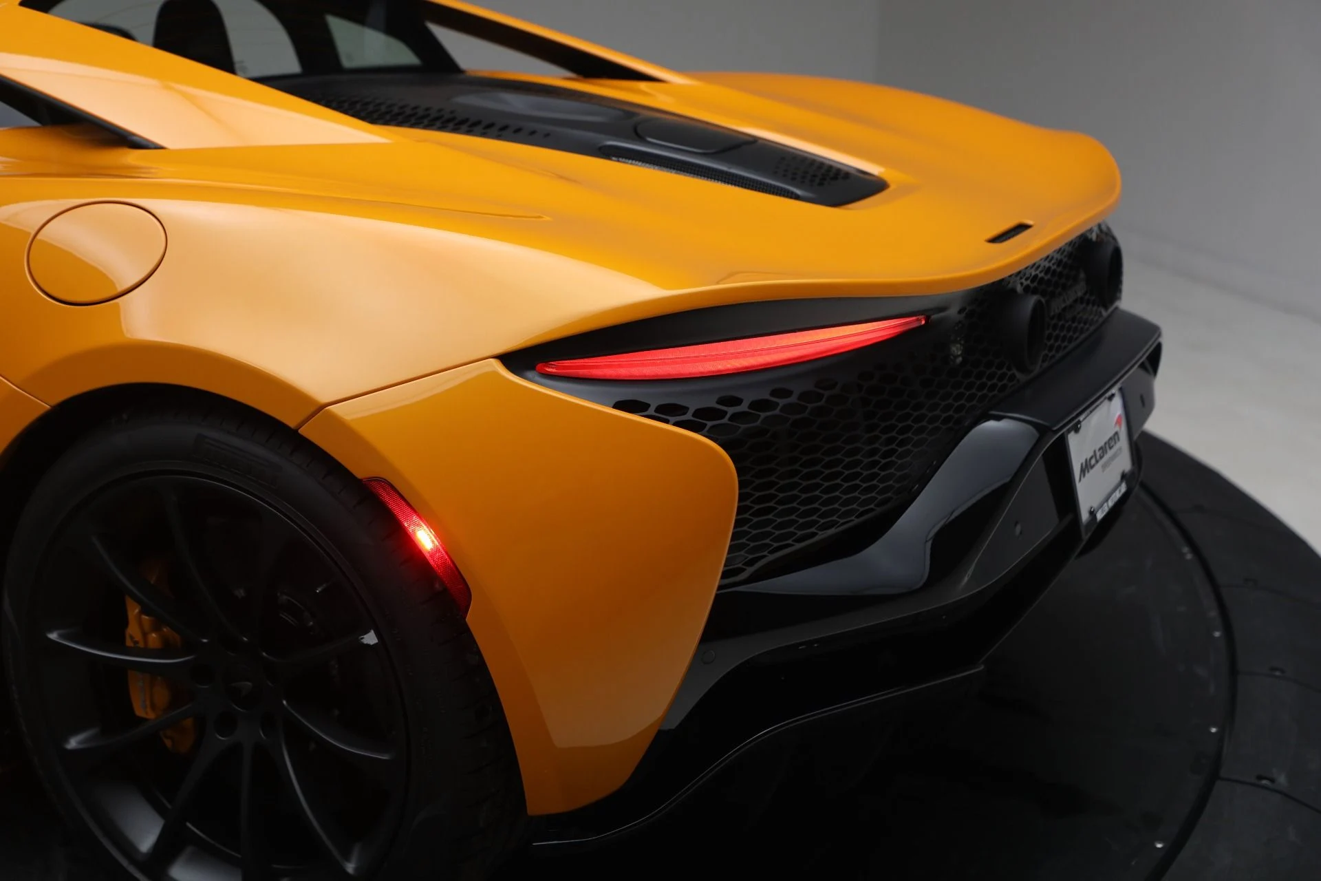 mph033_1105675058_New_2026_Mc_Laren_Artura_Tech_Lux_d25fc44101