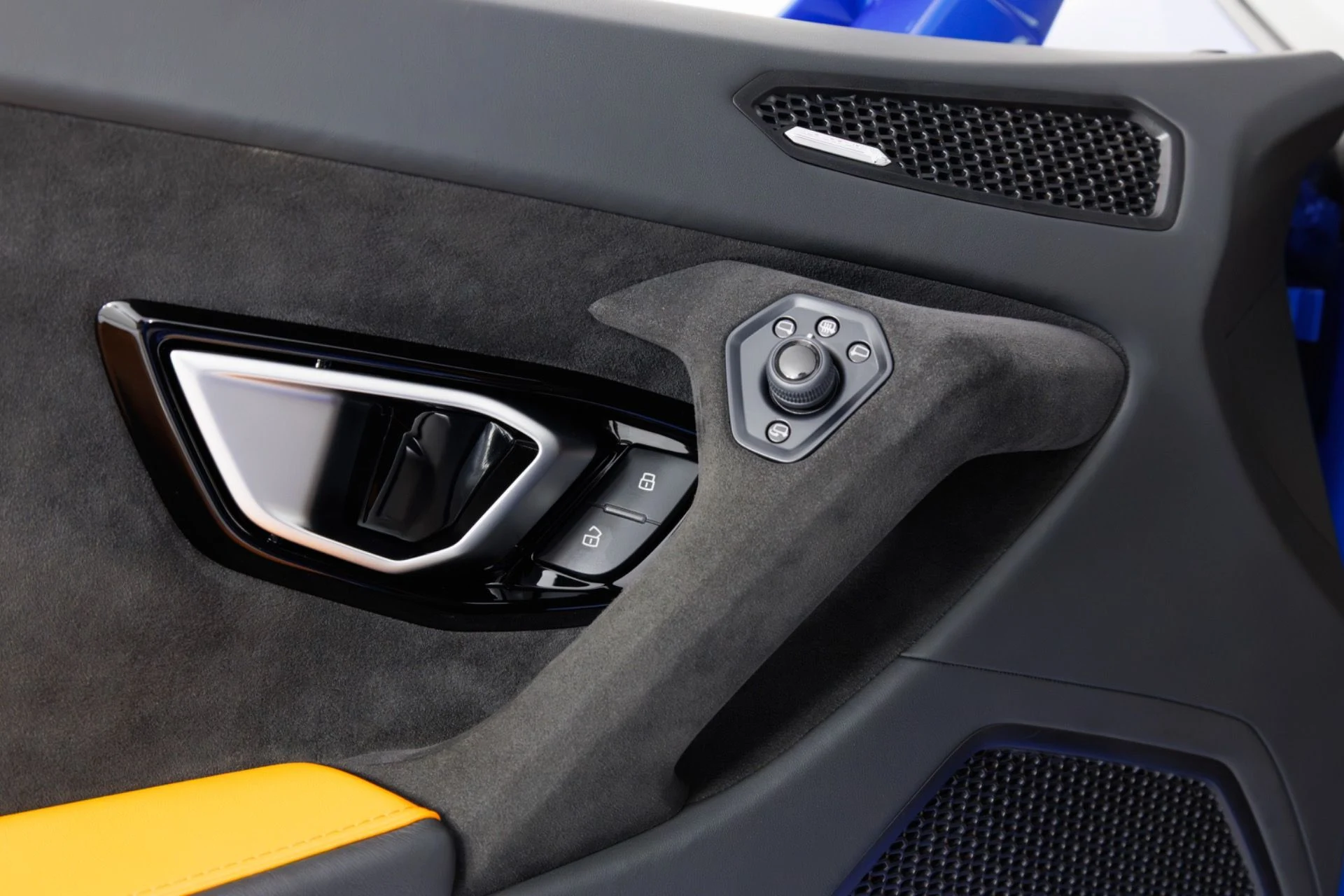 mph033_1114449494_Used_2023_Lamborghini_Huracan_Tecnica_1784830841_4feb7ef247
