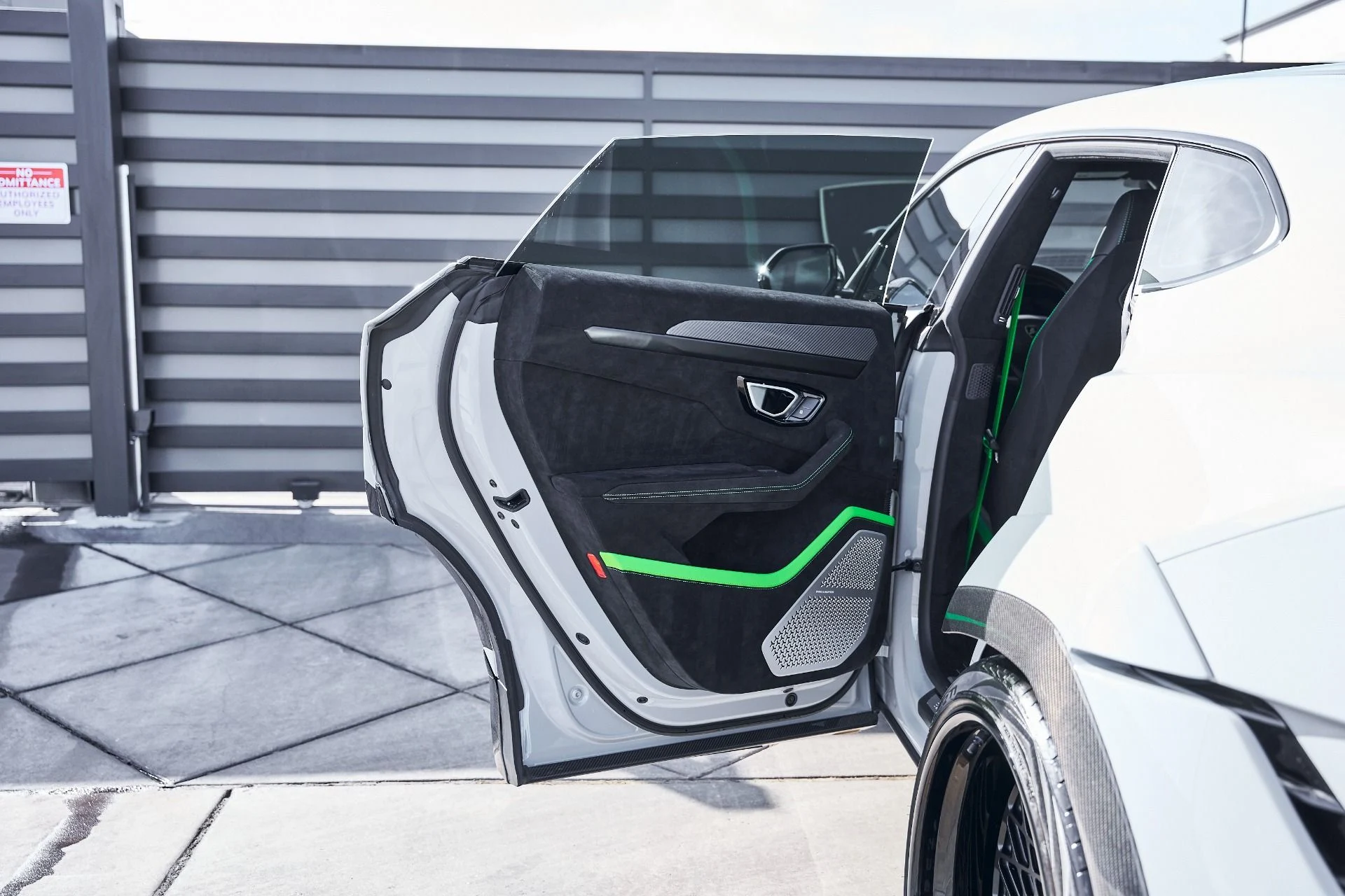 mph033_1117872310_Used_2024_Lamborghini_Urus_Performante_1772849078_a6b0daa62a