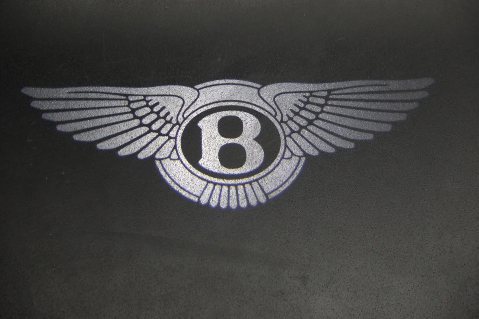 mph033_1124595590_New_2025_Bentley_Bentayga_V8_29e2760917