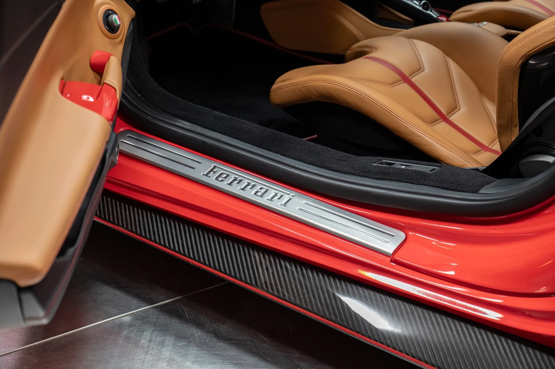 mph033_1128810146_Used_2016_Ferrari_488_GTB_1747692594_c2d785d80f