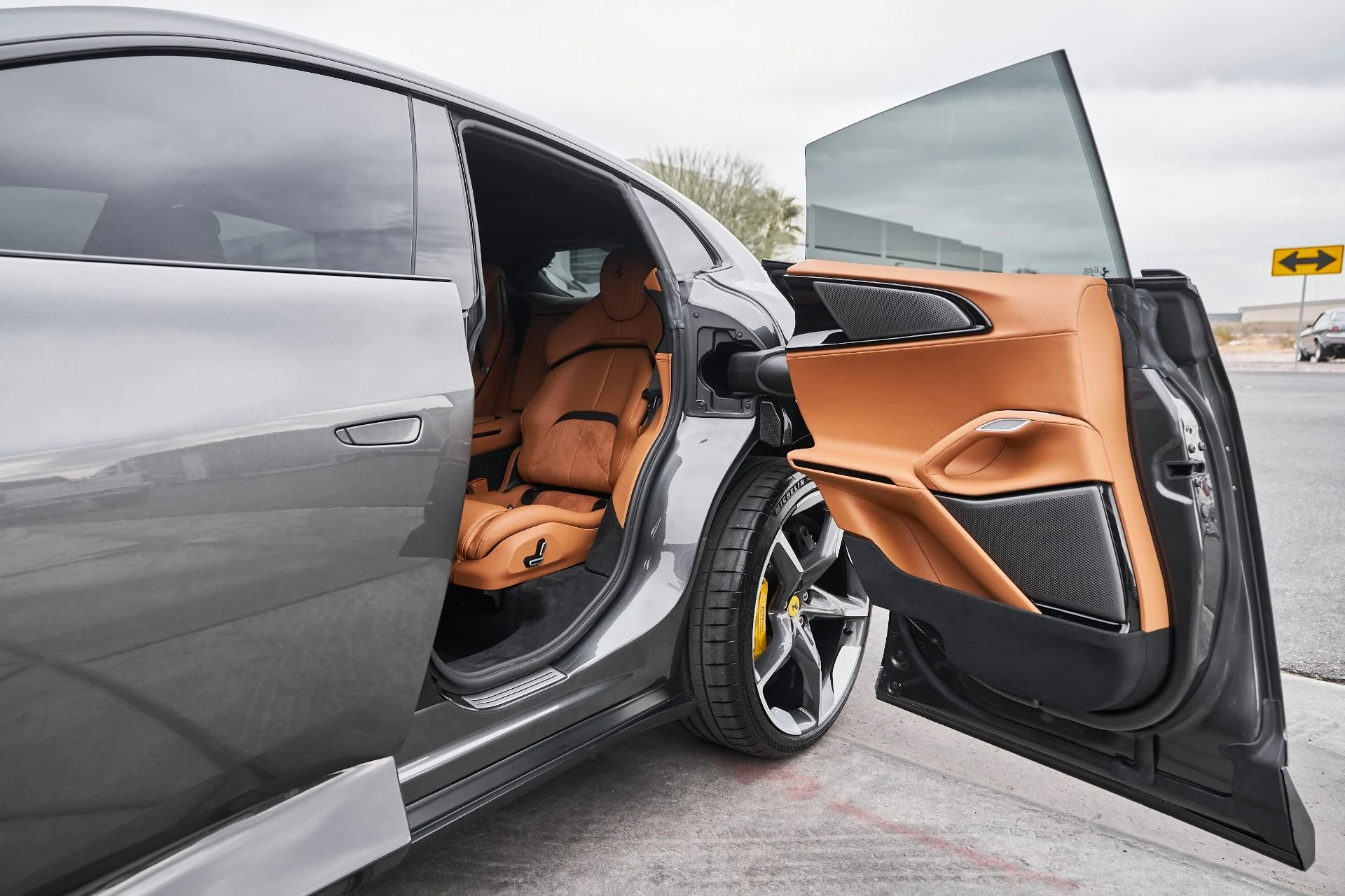 mph033_1129207775_Used_2025_Ferrari_Purosangue_1762993306_137b84596f