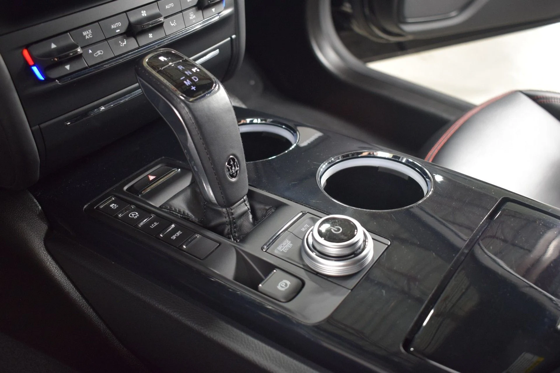 mph033_1130536850_f236d23a646937ed3eb0349b78c4b28bx_aa6a450b0a