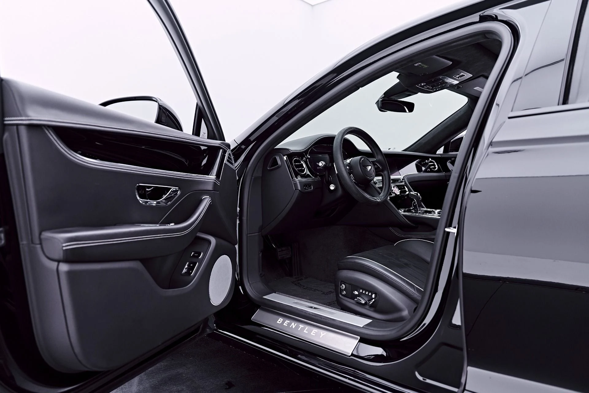 mph033_1136767975_Used_2023_Bentley_Flying_Spur_S_1784247271_e5f39f9fb5