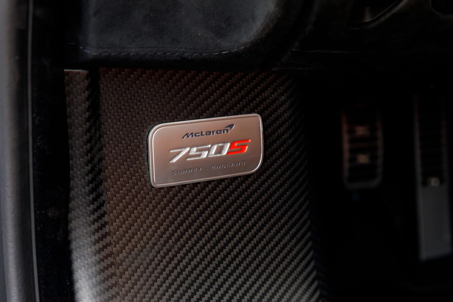 mph033_113729487_573_p34_l_b9121dfbcf