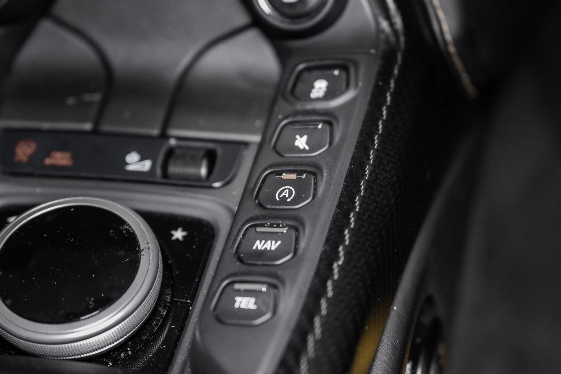 mph033_1145729240_Used_2019_Aston_Martin_Vantage_1765989078_36339aa04d