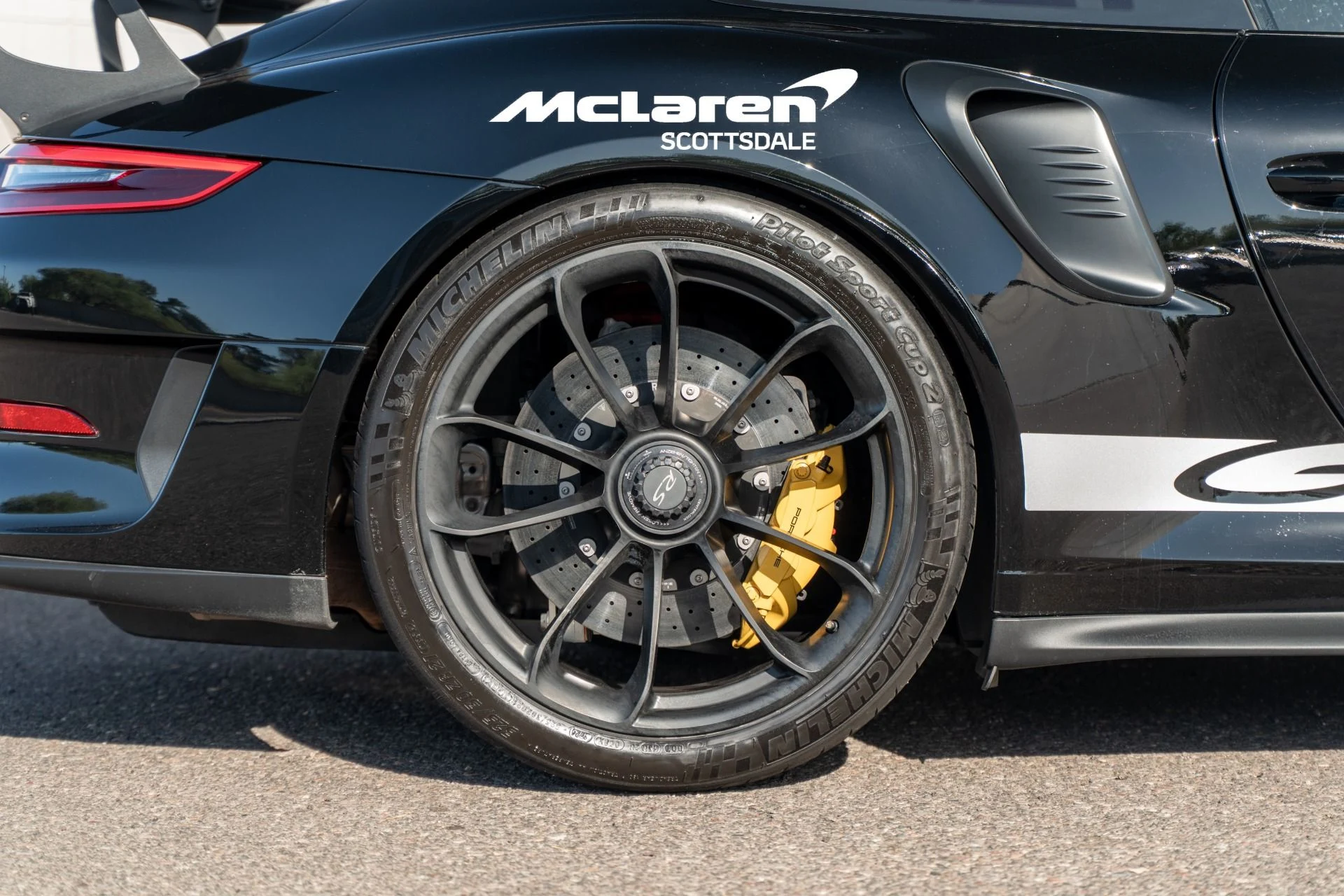 mph033_1147366358_Used_2019_PORSCHE_911_GT_3_RS_1775874087_24f4d8f622