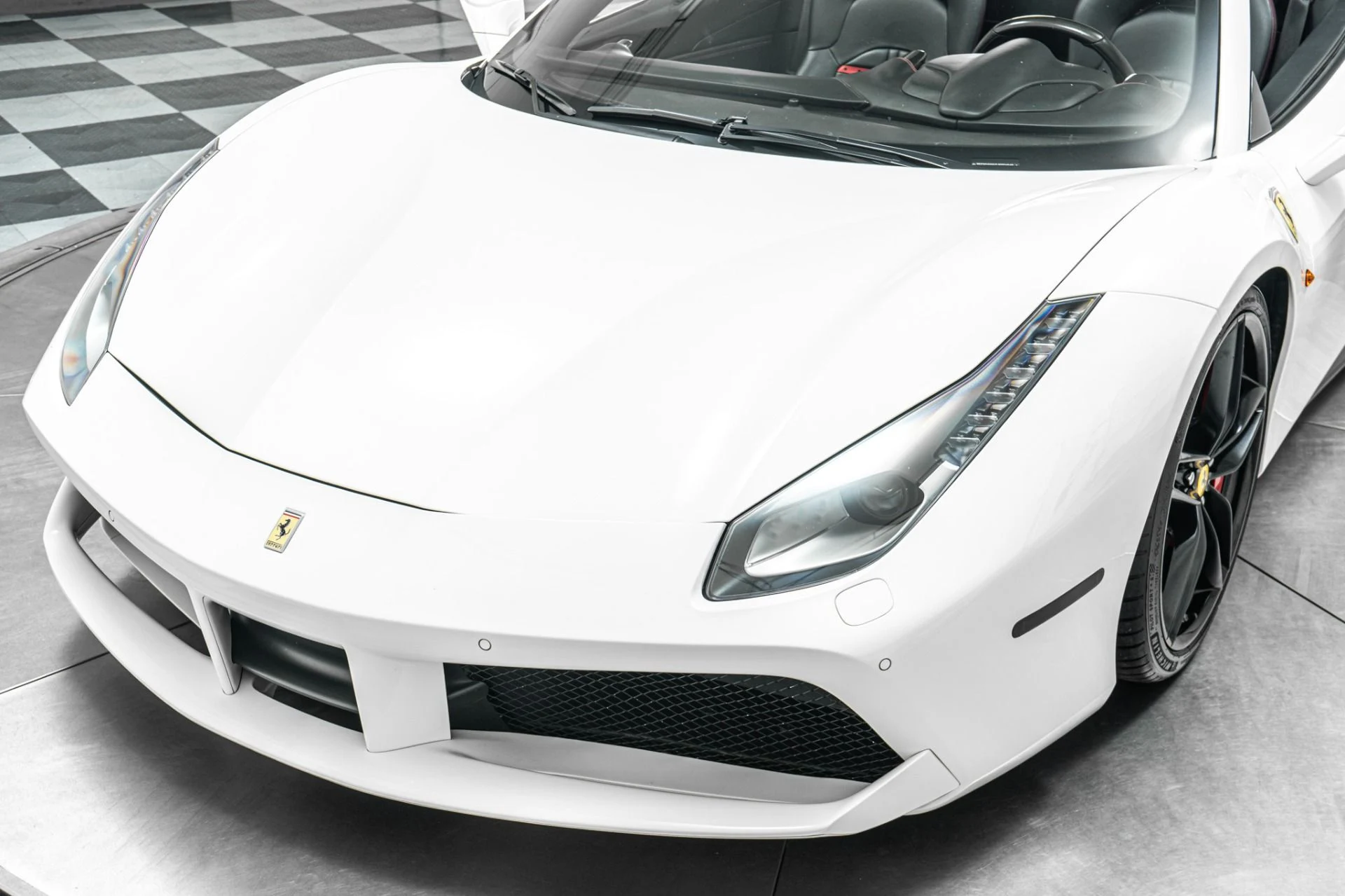 mph033_1151401183_Used_2018_Ferrari_488_Spider_1783615982_1dadb5c1b1
