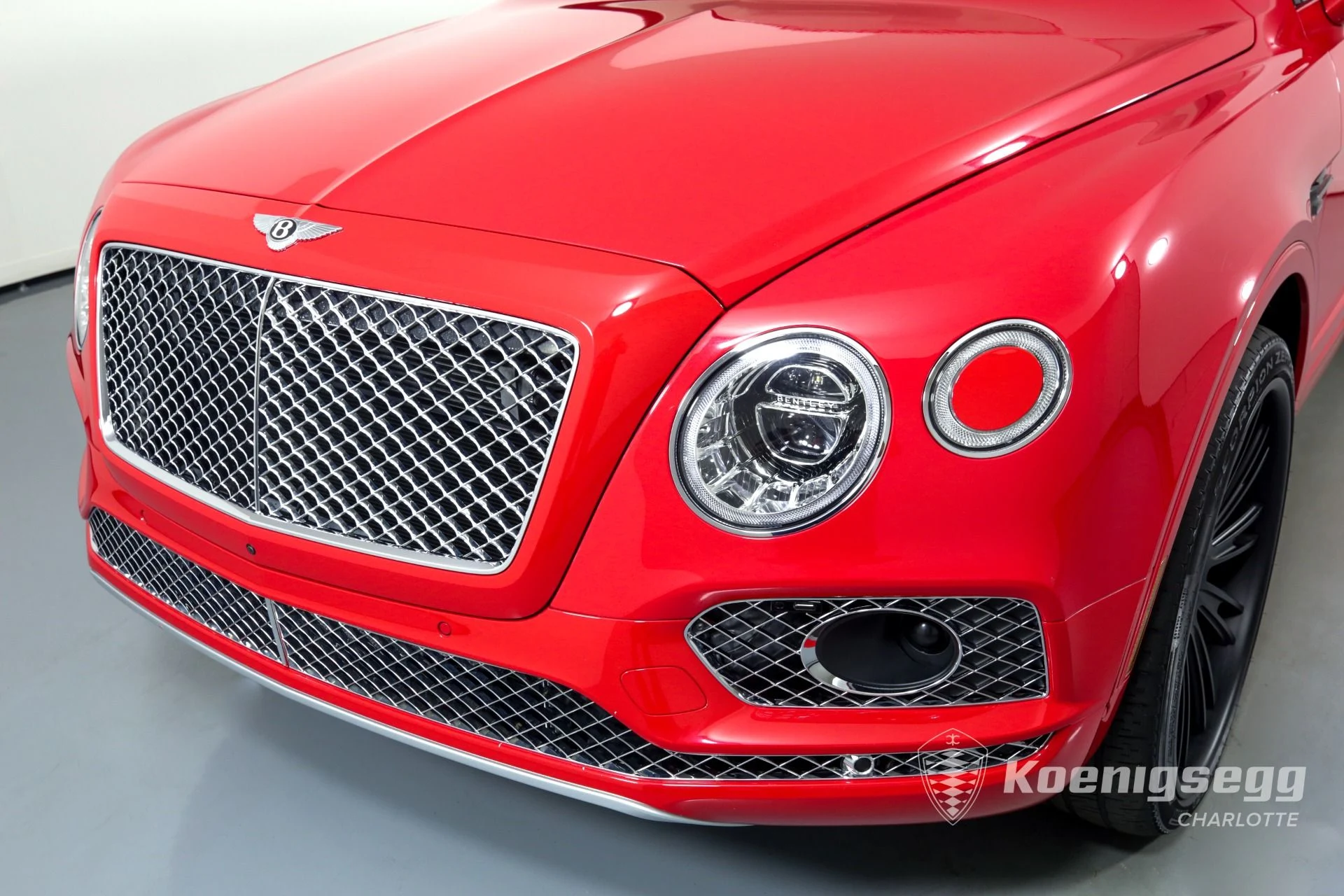 mph033_1157204282_Used_2018_Bentley_Bentayga_Onyx_Edition_1673032642_2a25034847