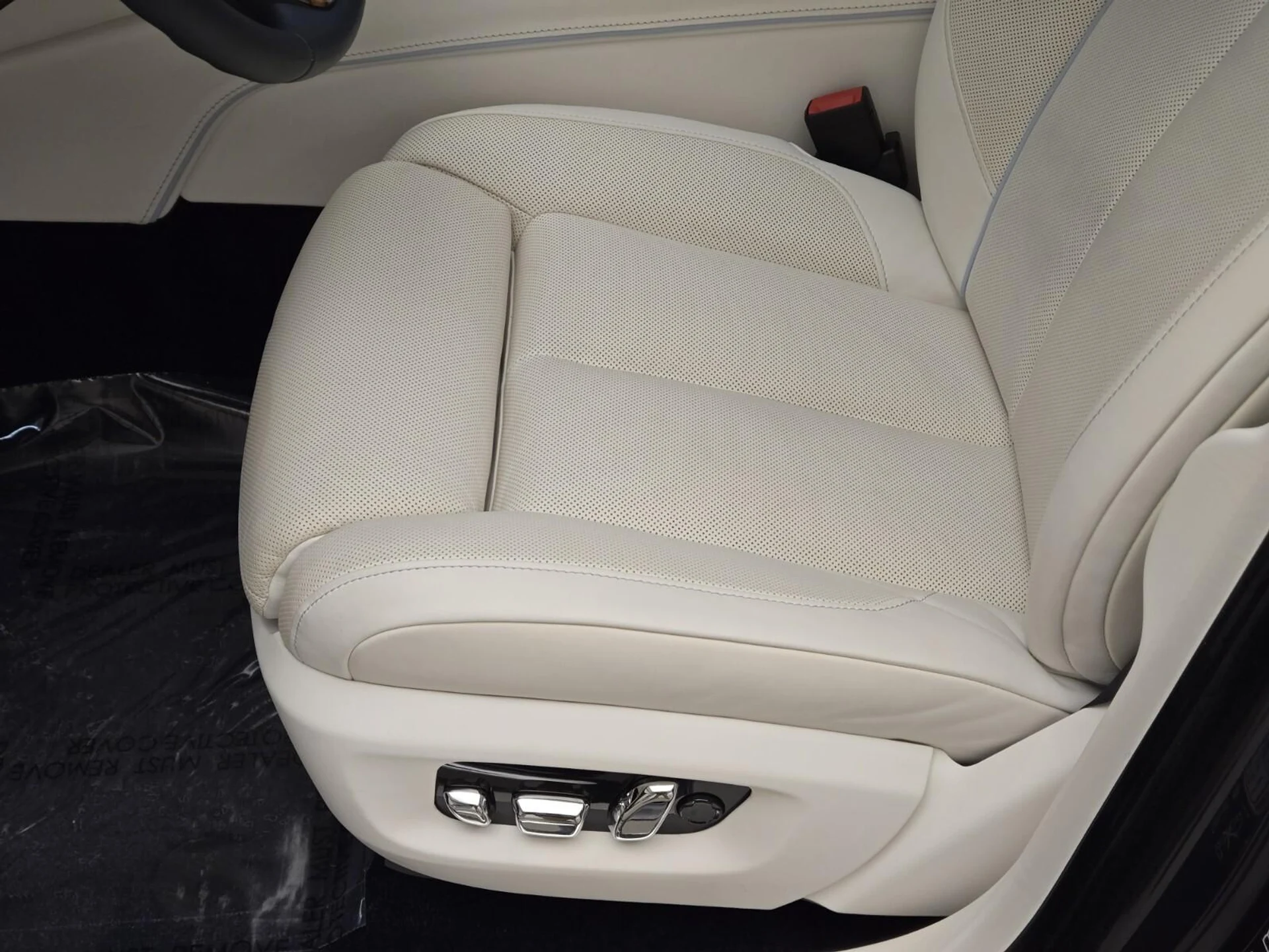 mph033_1163142308_Used_2025_Rolls_Royce_Ghost_1769583071_4c34ed4c79