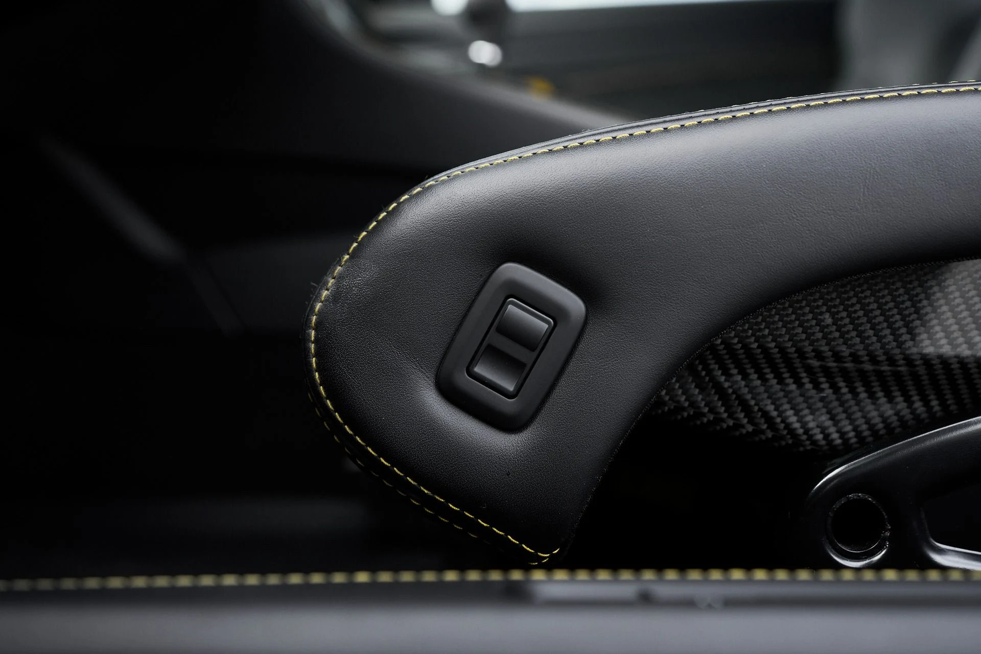 mph033_1163723786_Used_2020_Porsche_718_Cayman_GT_4_1763019547_4f9ca876f8