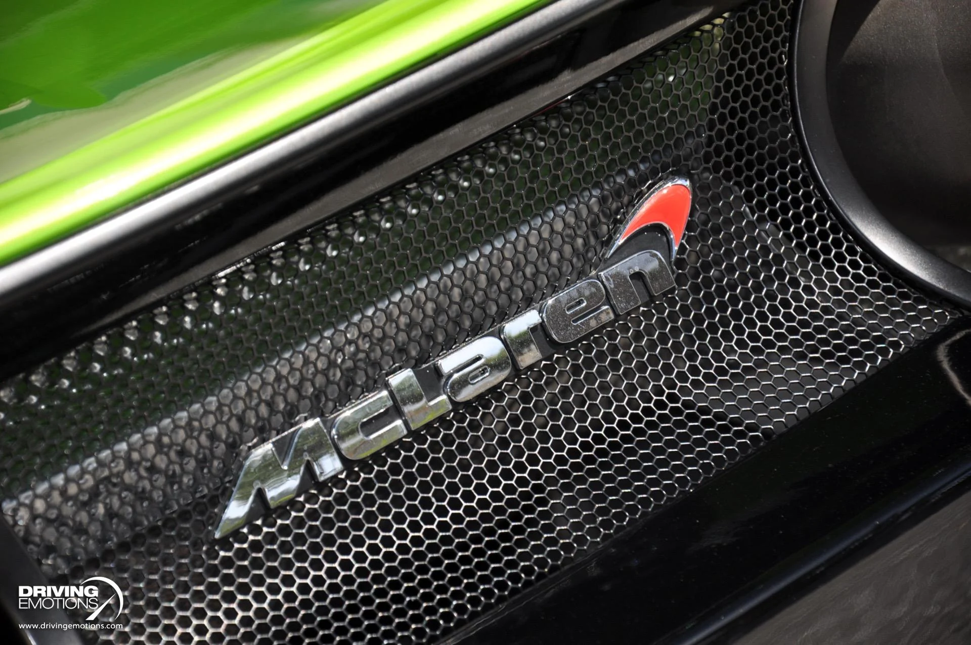 mph033_116385320_855_p34_l_92dffb11f5