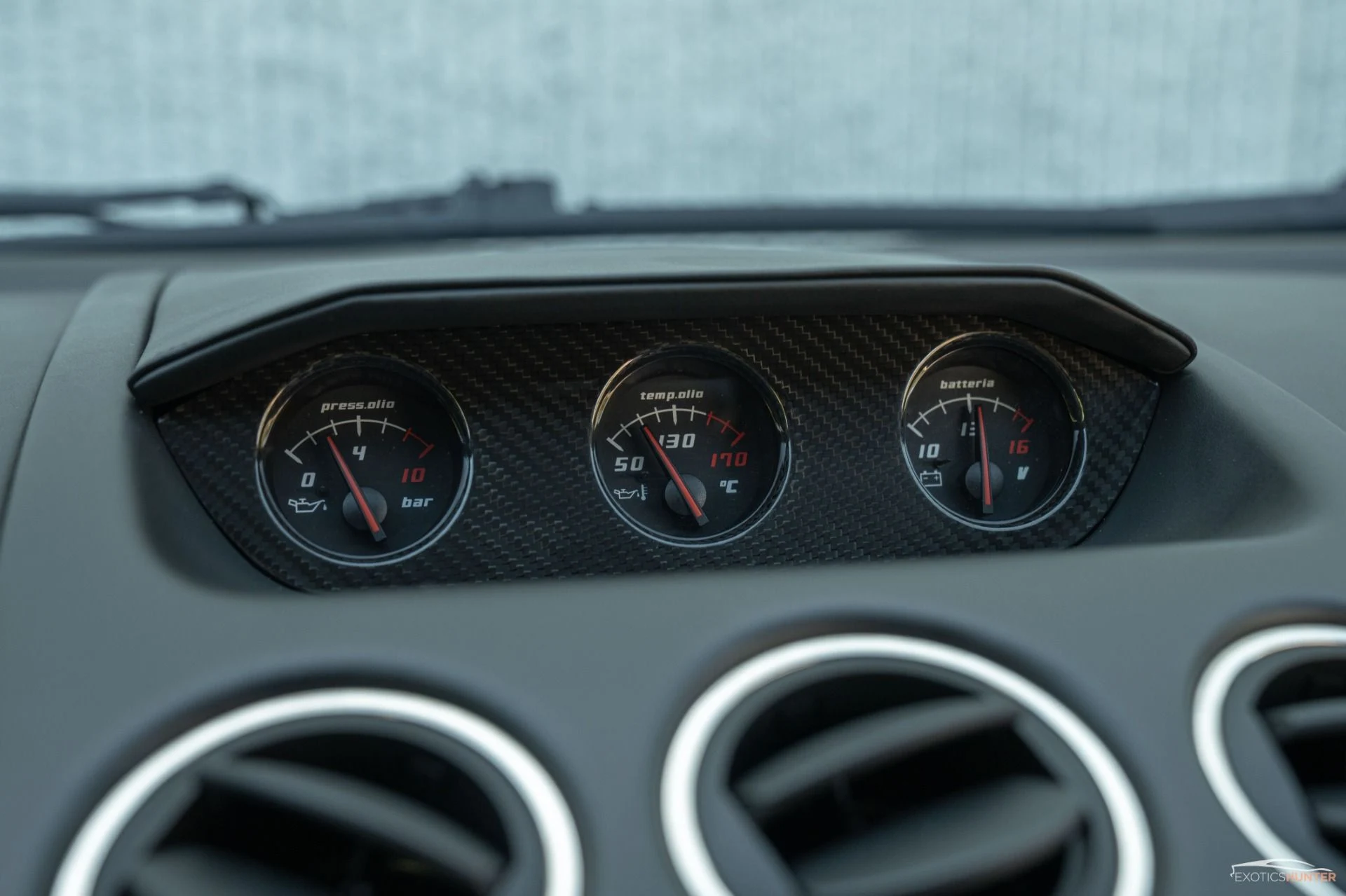 mph033_117370065_Used_2010_Lamborghini_Gallardo_LP_560_4_in_Grigio_Telasso_w_Carbon_Ceramic_Brakes_1762876983_8b9bc1faeb