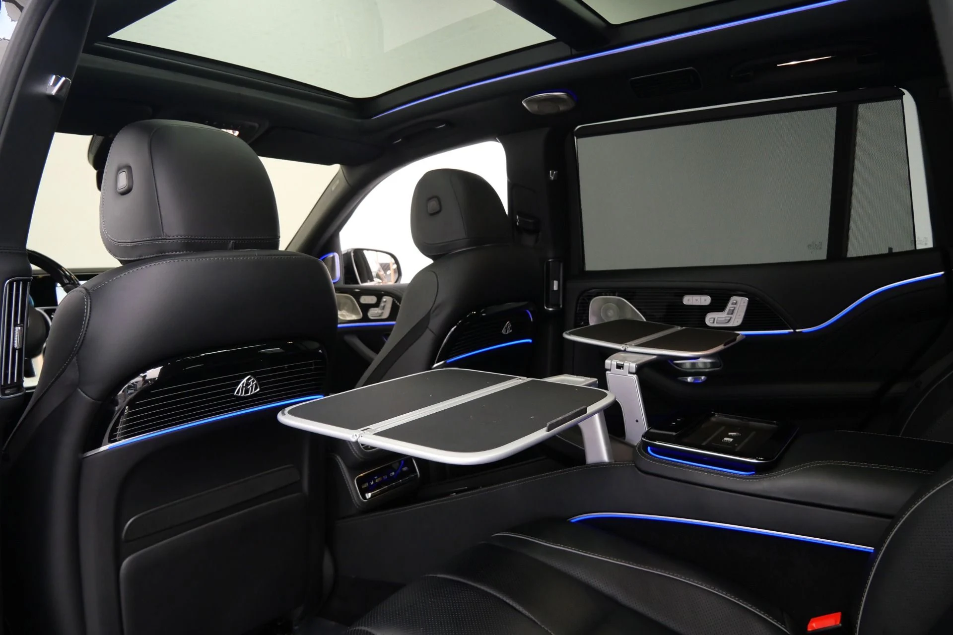 mph033_1175948472_Used_2023_Mercedes_Benz_Maybach_GLS_600_4_MATIC_4_Seat_Configuration_Rear_Refrigerator_1787325899_4ca912c4db