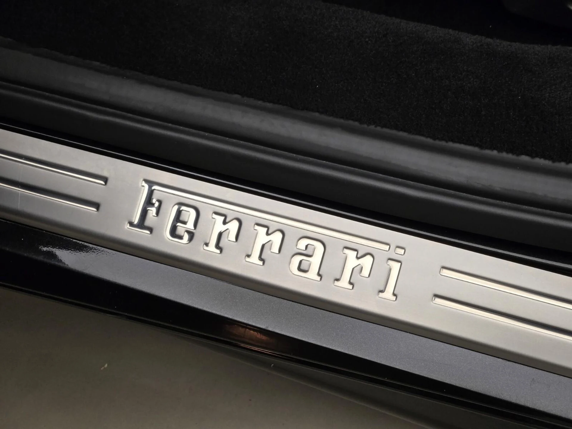 mph033_1176007898_Used_2017_Ferrari_488_Spider_1755156529_b49ee0580e