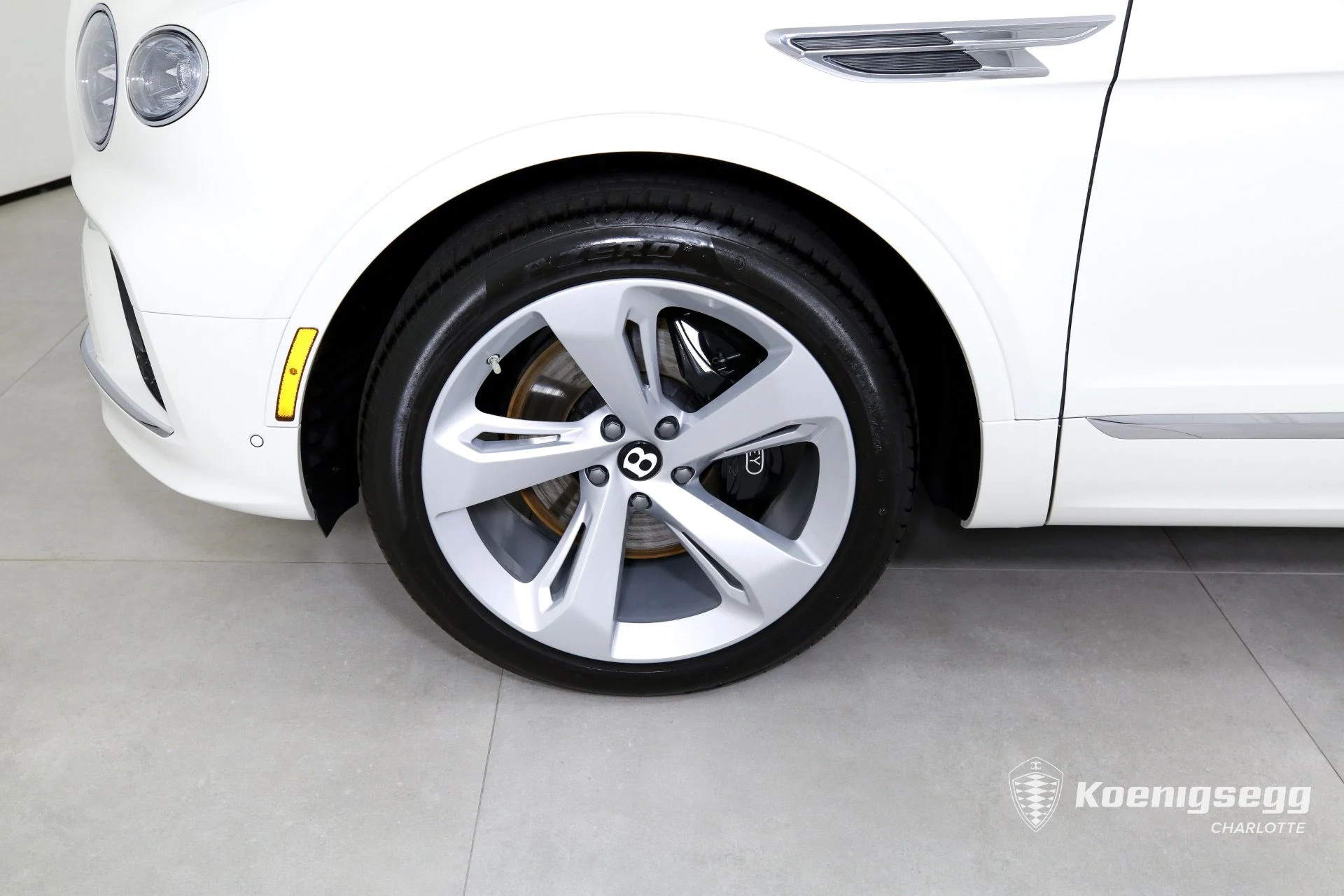 mph033_1176612981_Used_2023_Bentley_Bentayga_Hybrid_1760985662_c4821e338e