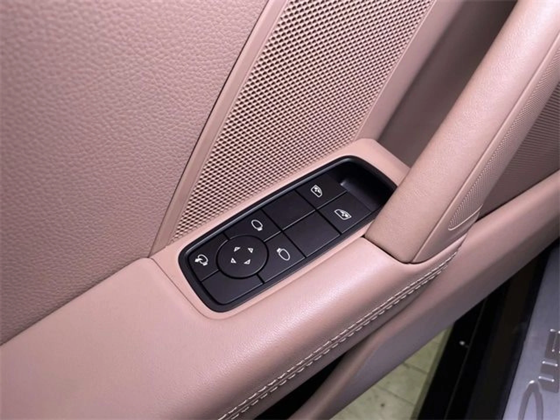 mph033_1177468975_28f51f63eabbb5406028eaa11fe73f5fx_3f2762d955