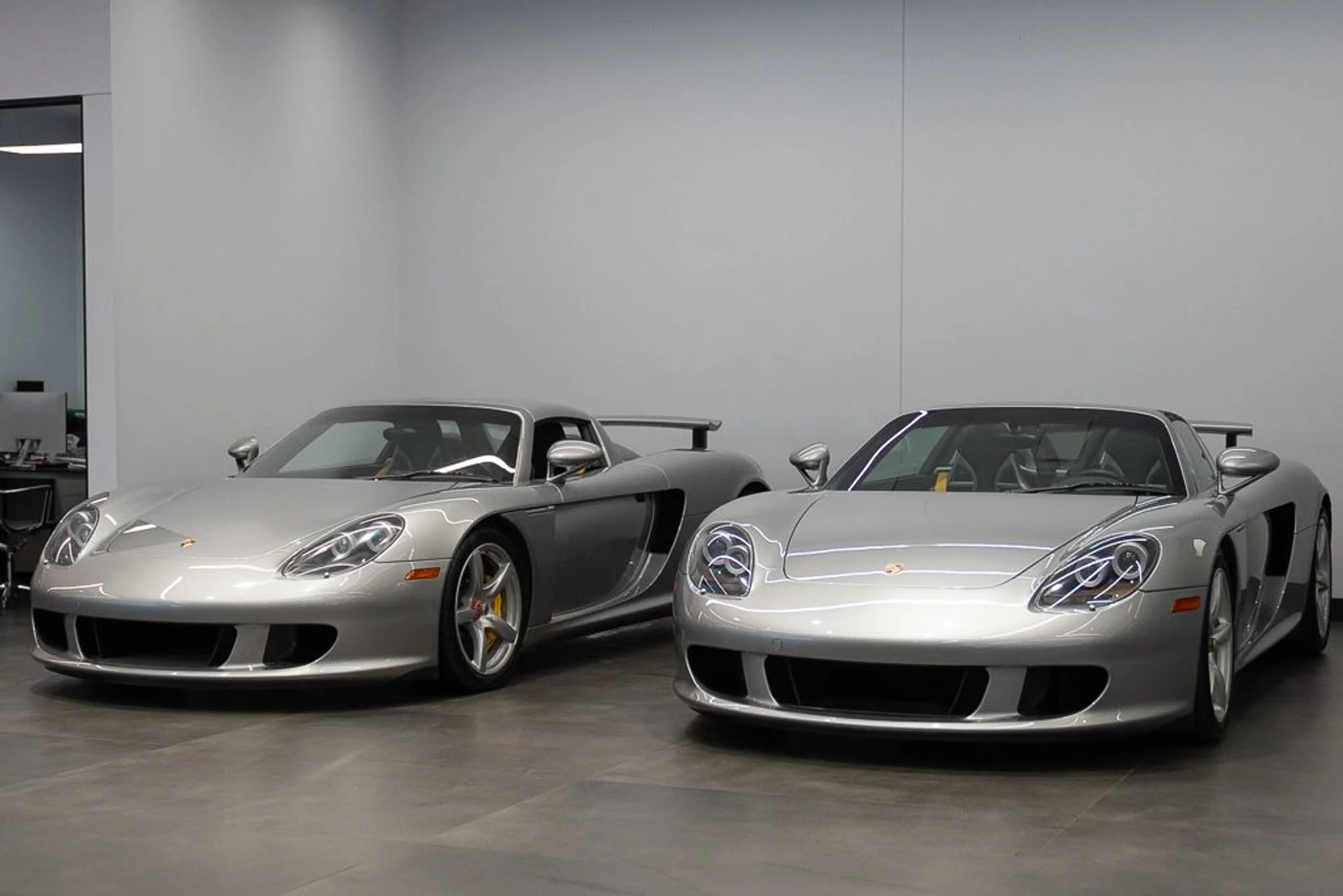 mph033_1184695354_porsche_carrera_gt_2006_jpg_v_1773863537_1ec968acea