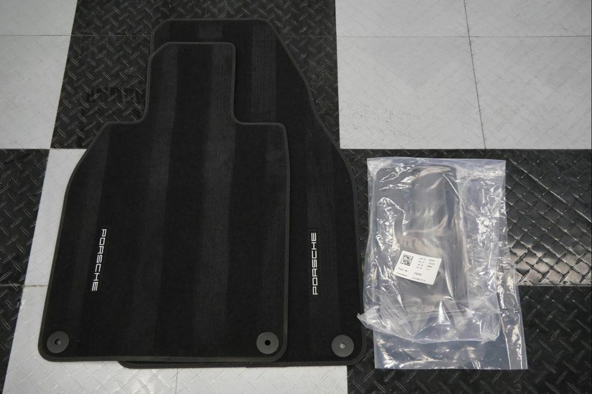 mph033_1186543795_0_M2_Q1_P9_CA_Kl06_Qr_80rgle_LPTY_fd02a1816a