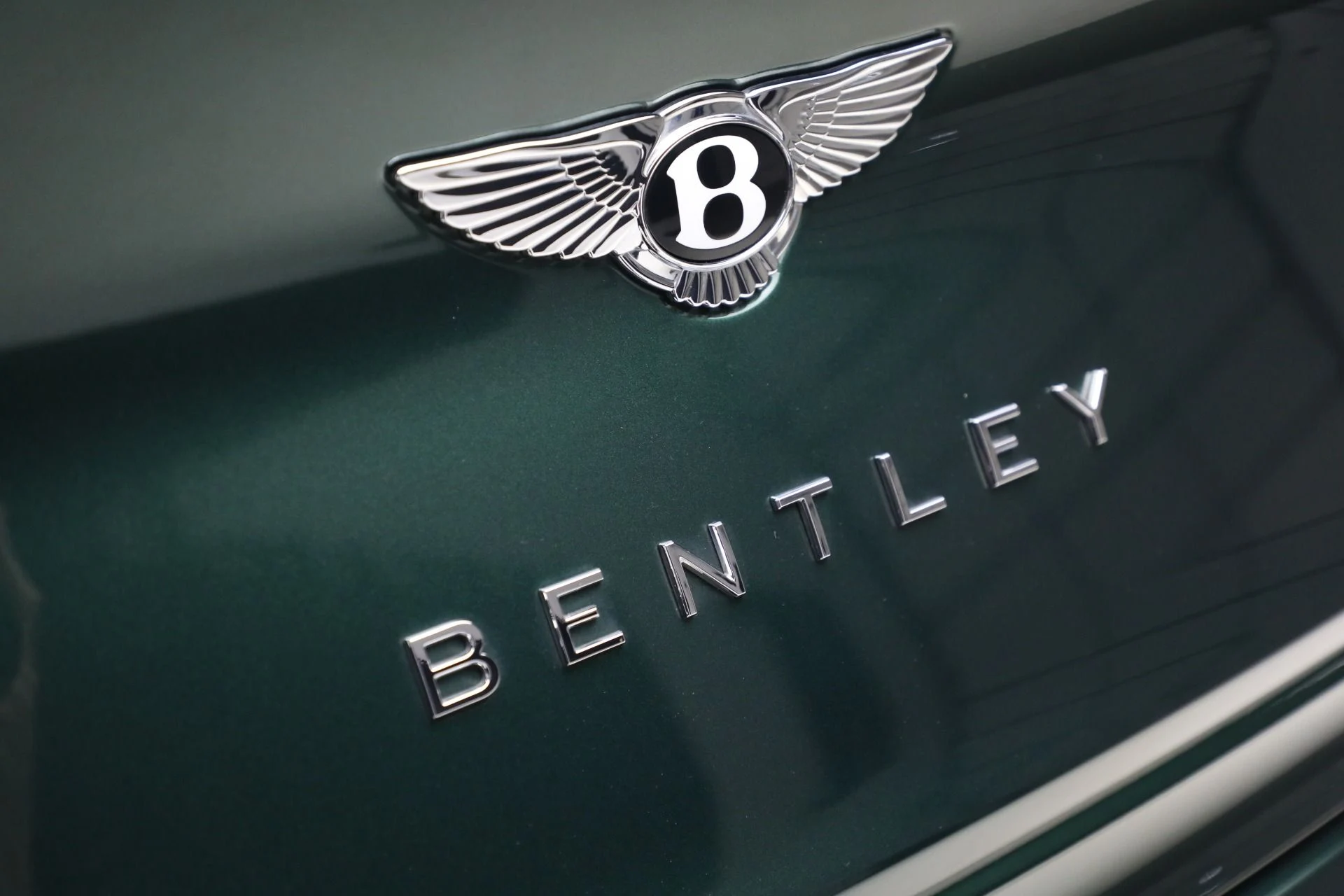 mph033_1188518415_Used_2023_Bentley_Bentayga_V8_a794a89a6f