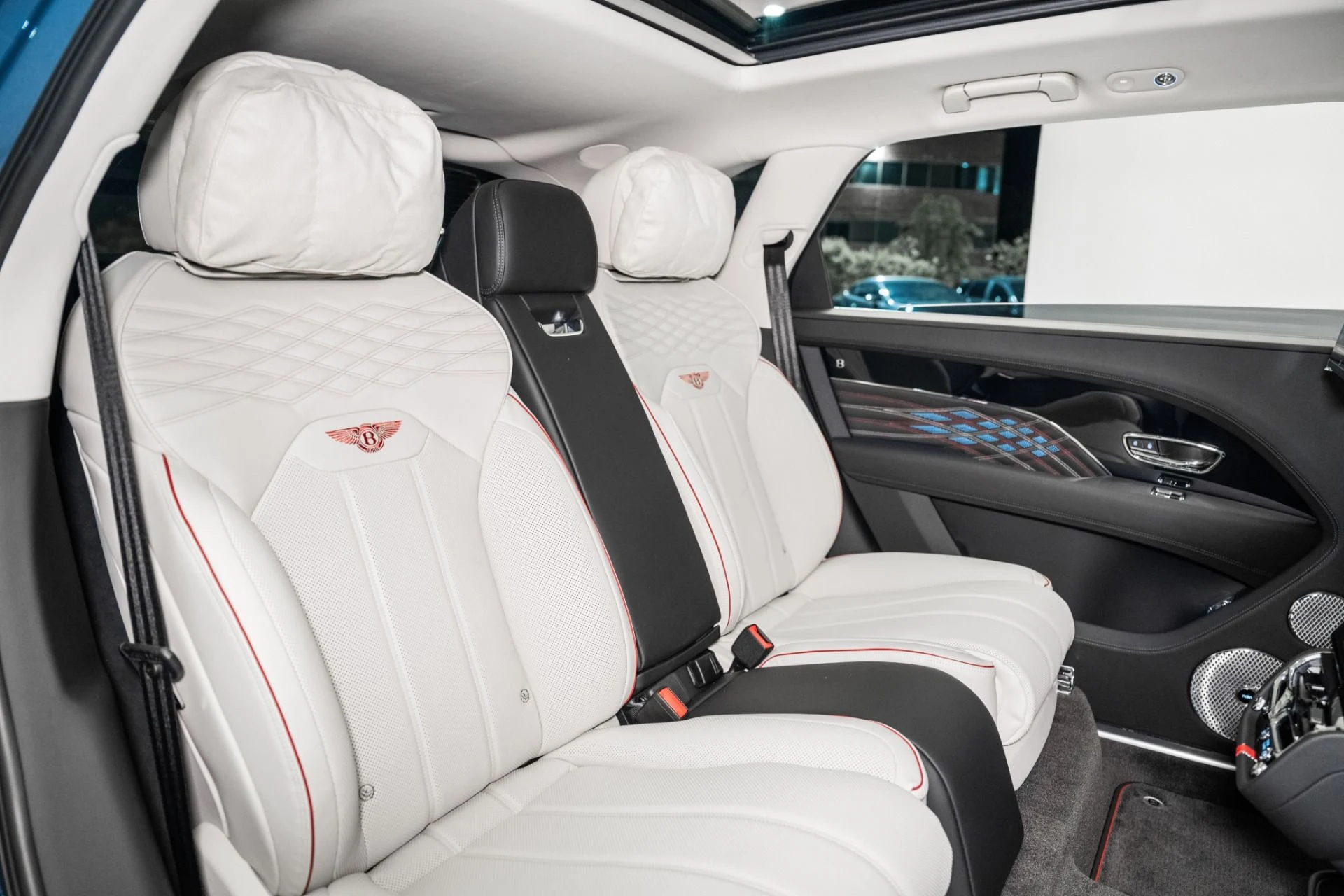 mph033_1207612028_Used_2025_Bentley_Bentayga_EWB_Mulliner_V8_1748092723_0a0e0dab0c