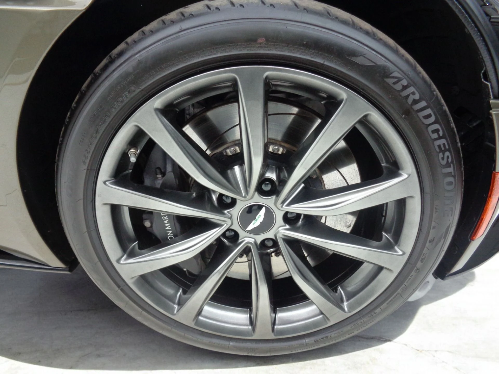 mph033_1208958427_Used_2018_Aston_Martin_DB_11_V12_Coupe_a9679afc8a