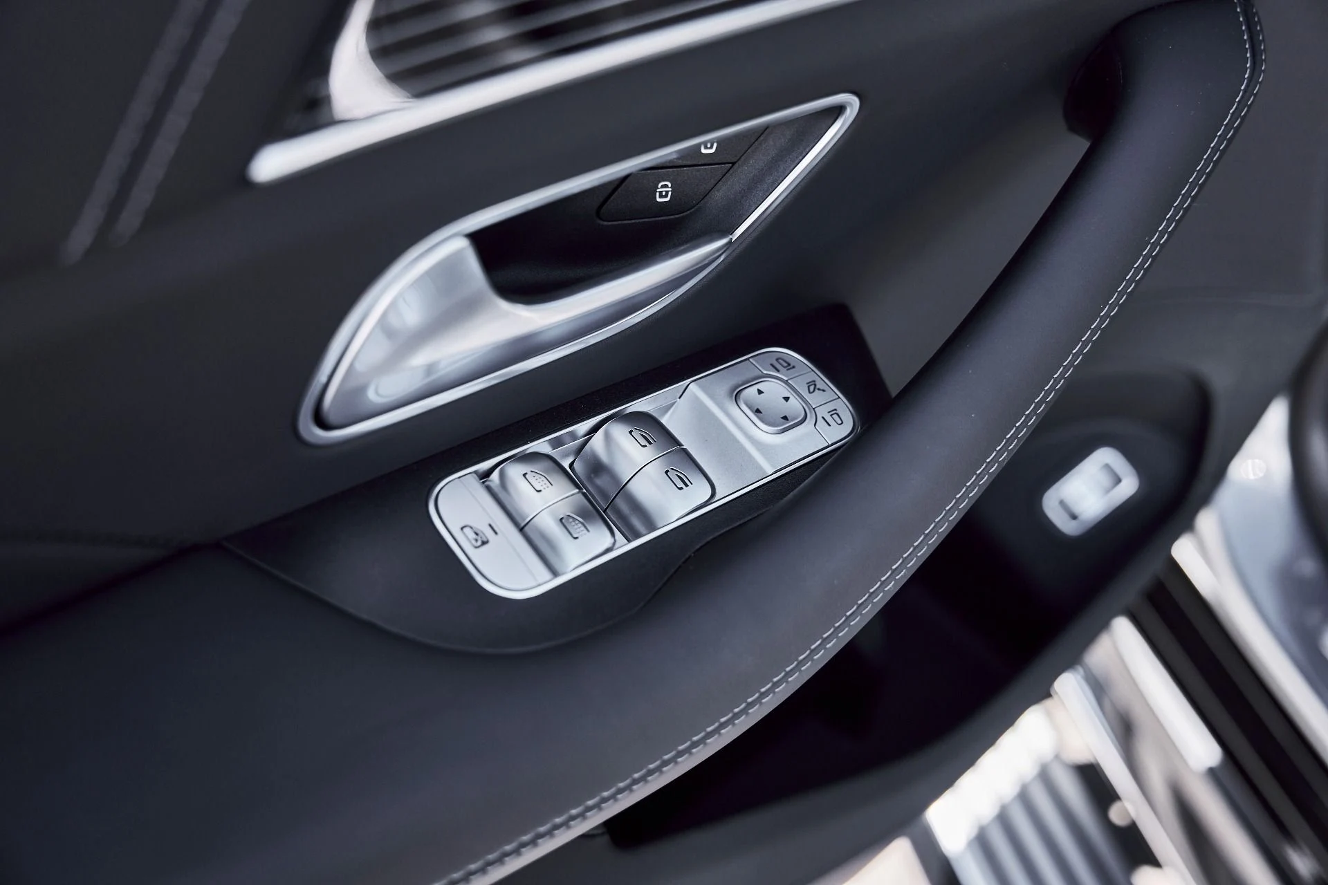 mph033_1214106082_Used_2026_Mercedes_Benz_GLS_Maybach_GLS_600_1776125298_ad949c0c56