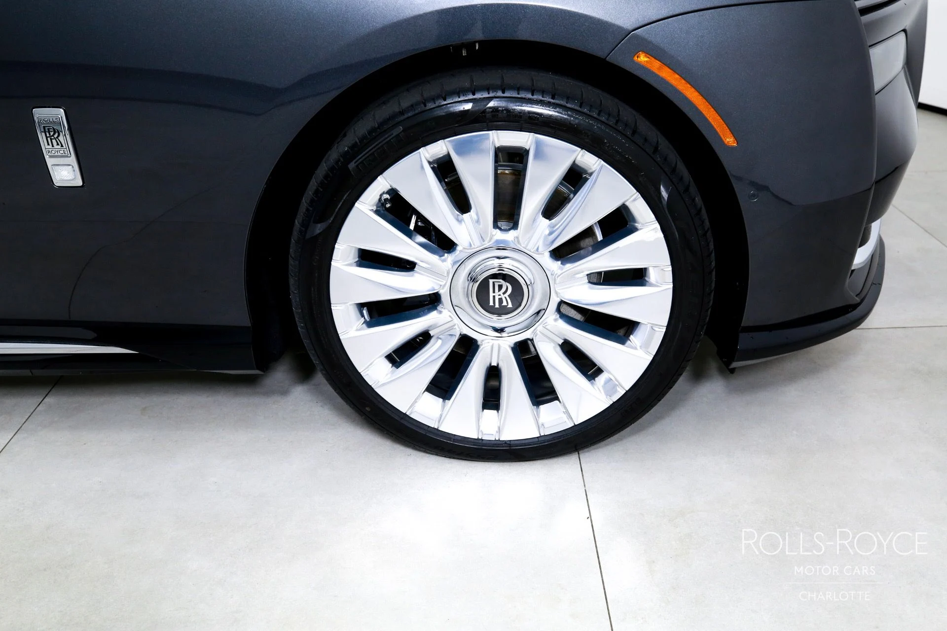 mph033_1221048403_Used_2025_Rolls_Royce_Spectre_1757713679_e08fdf7c20