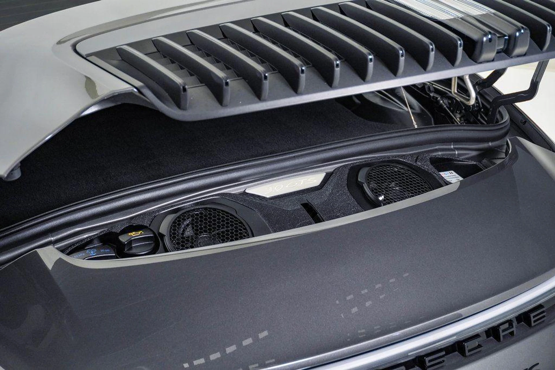 mph033_1225522997_cp_QWO_22_j4_Sy_GHYP_Lrs_O_Rji_Wu_EQ_6fa0c033d6