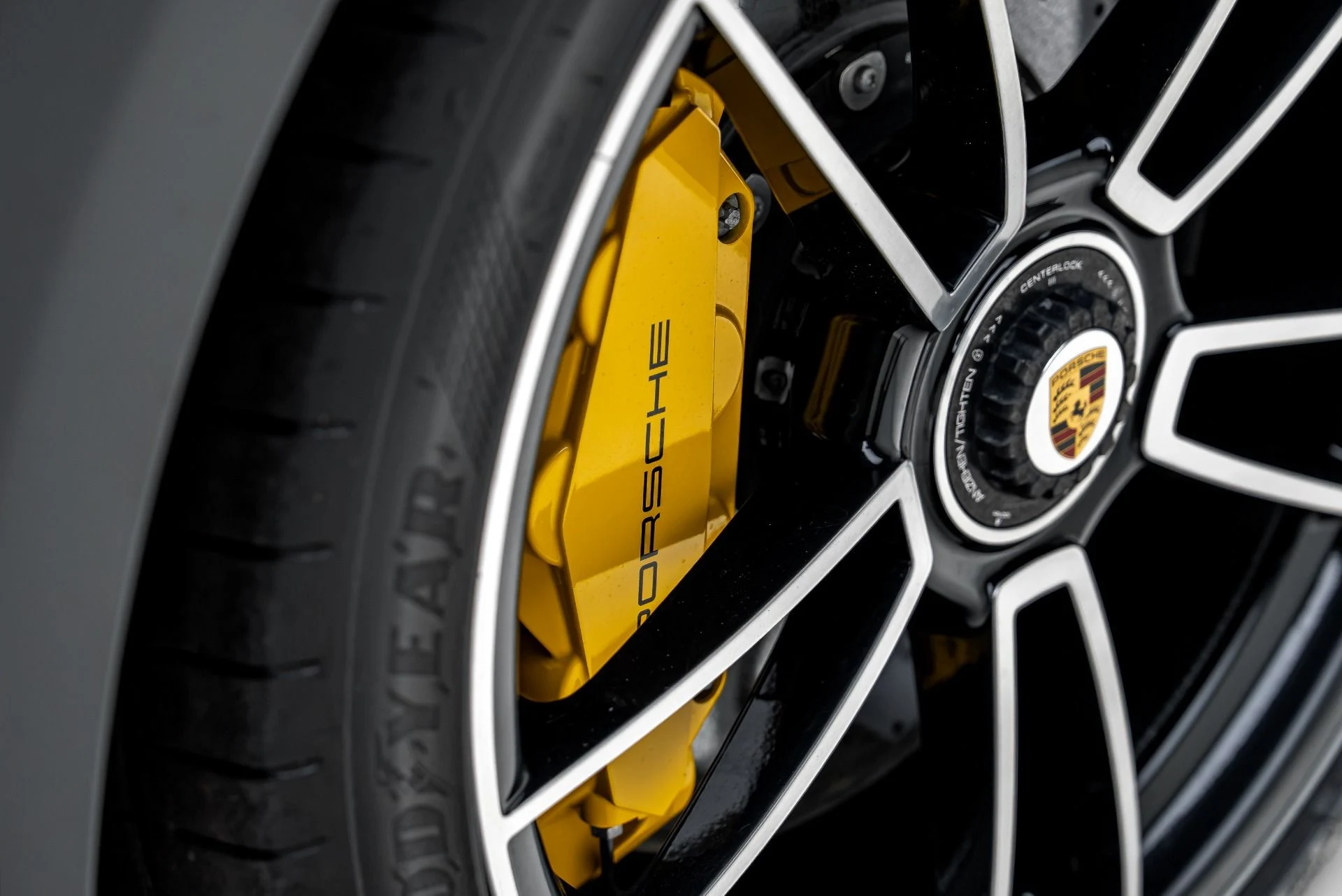 mph033_1226753206_Used_2022_Porsche_911_Turbo_S_1787785344_4f78424d43