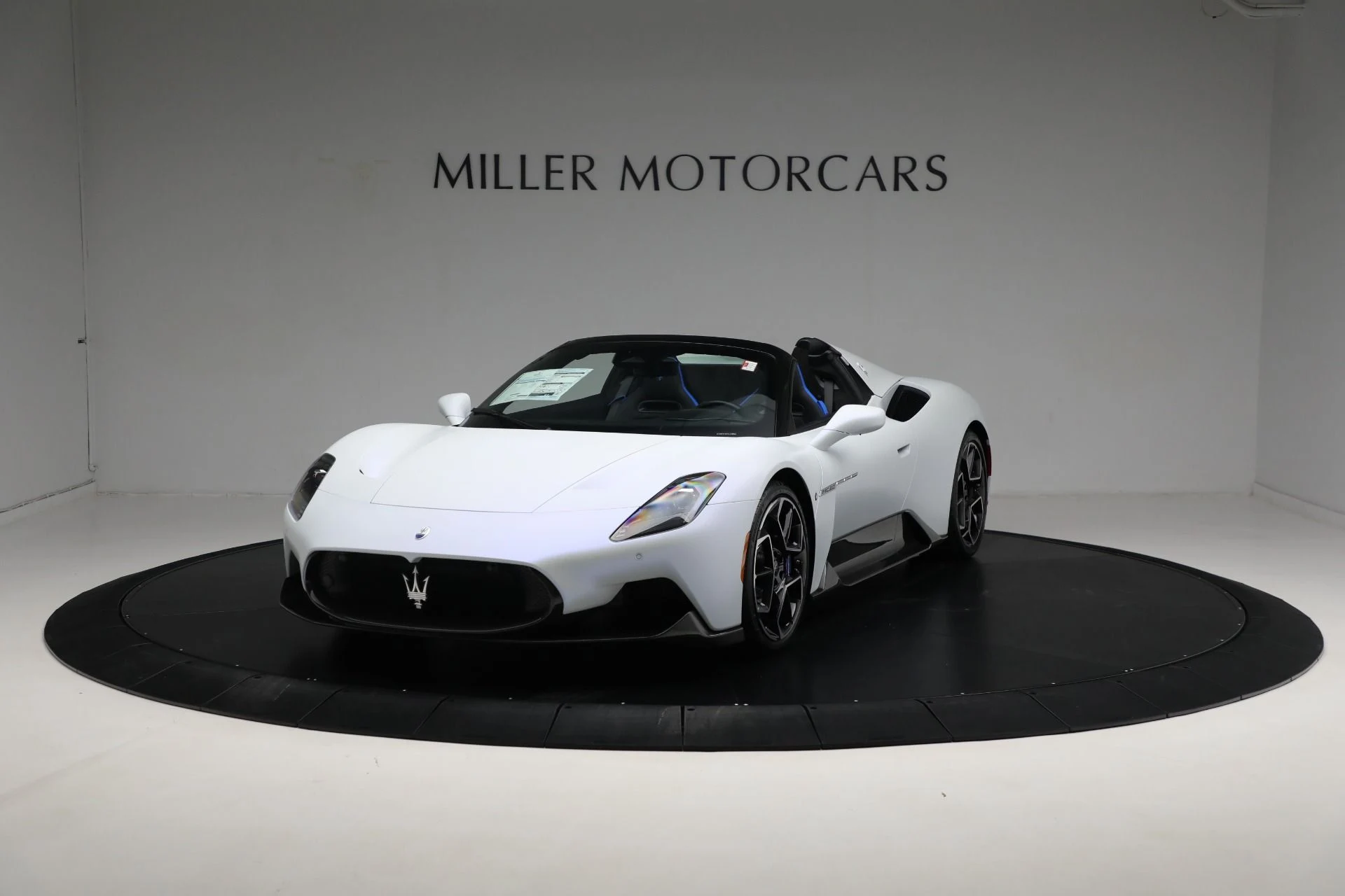 mph033_1226776191_Used_2023_Maserati_MC_20_Cielo_1728047237_234a0762bd