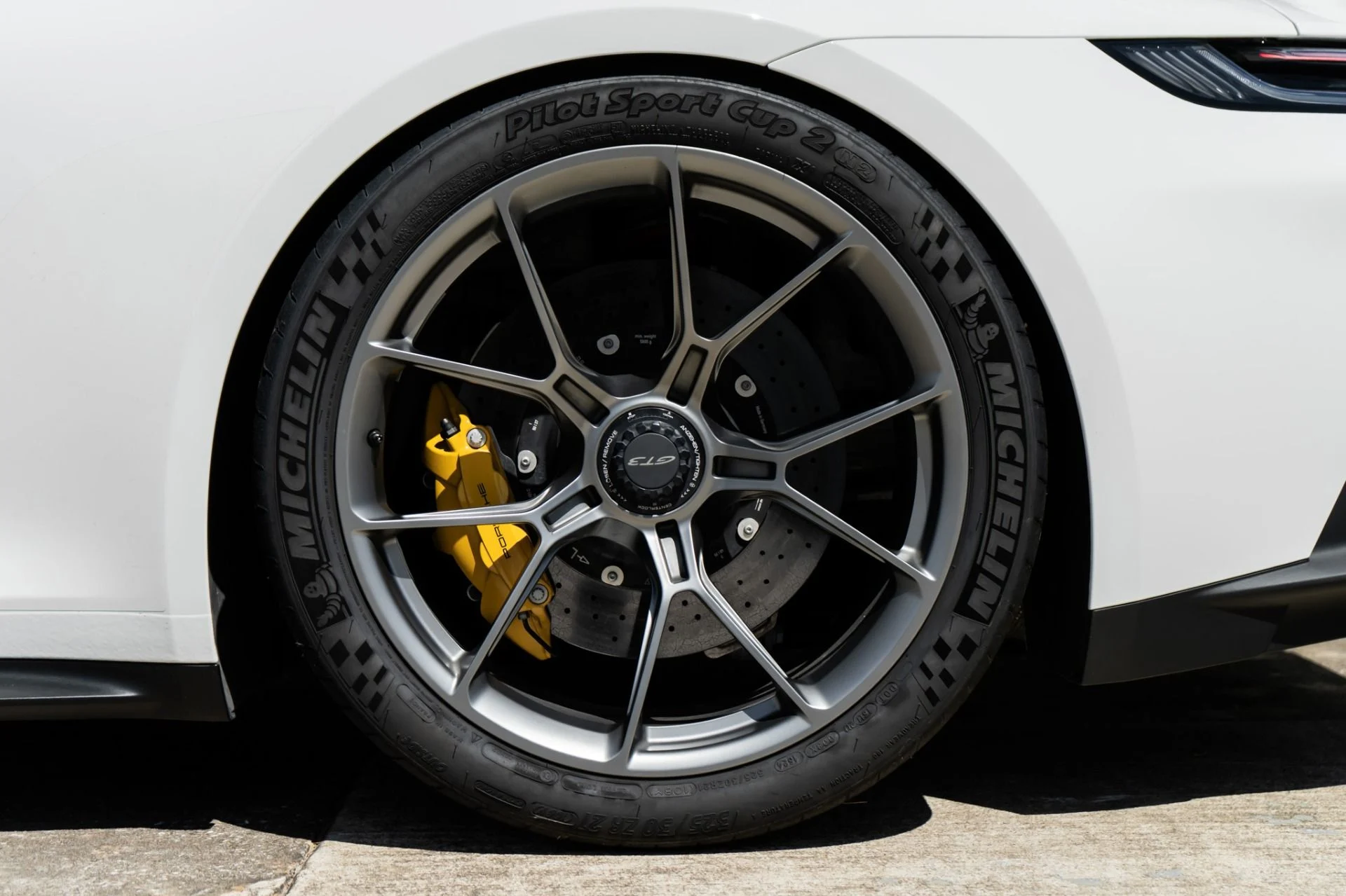 mph033_1232164094_Used_2022_Porsche_911_GT_3_1787176575_67e7a1b301