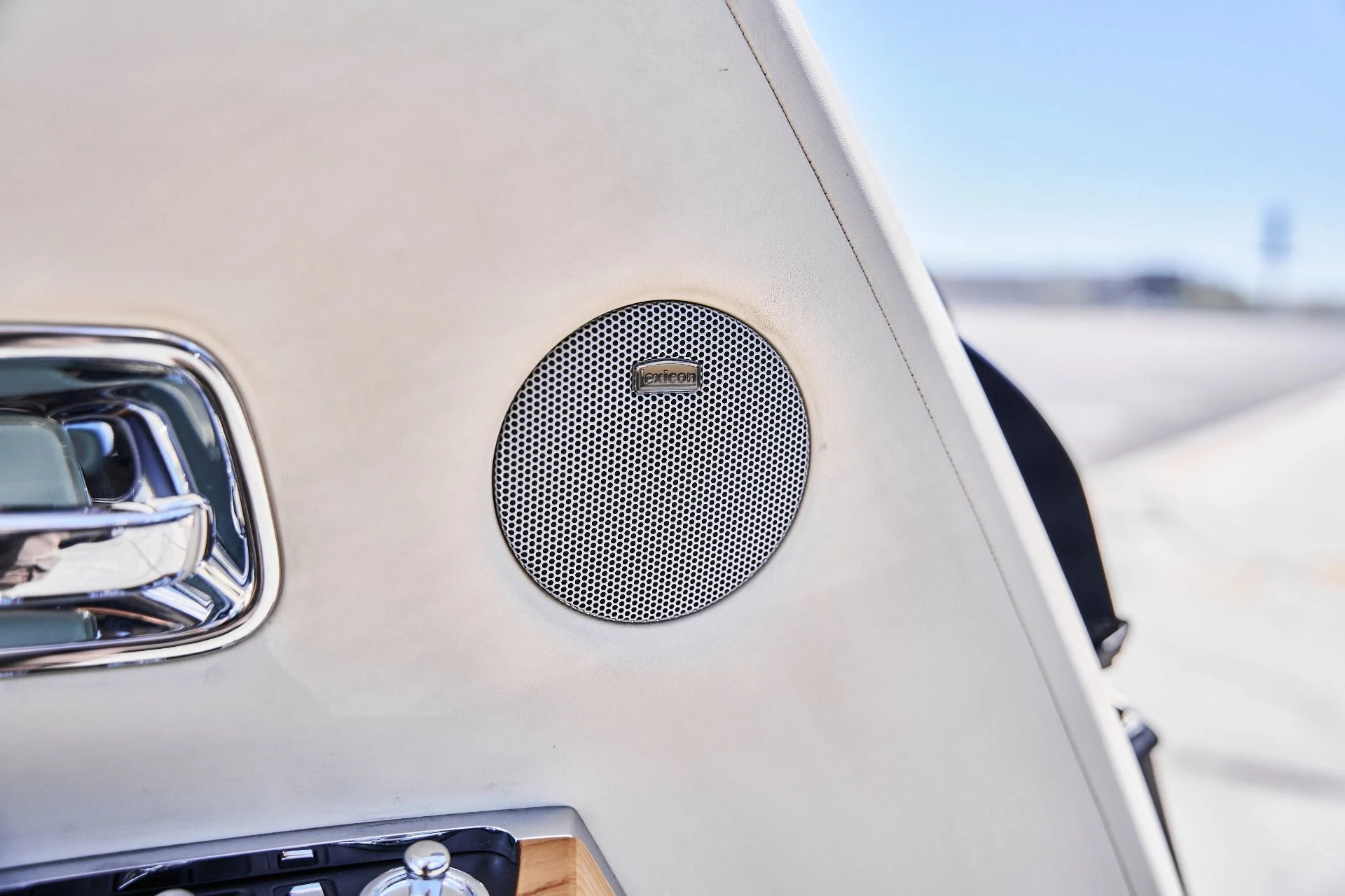 mph033_1244197140_Used_2009_Rolls_Royce_Phantom_Drophead_Coupe_Base_1779209674_e1e958395d