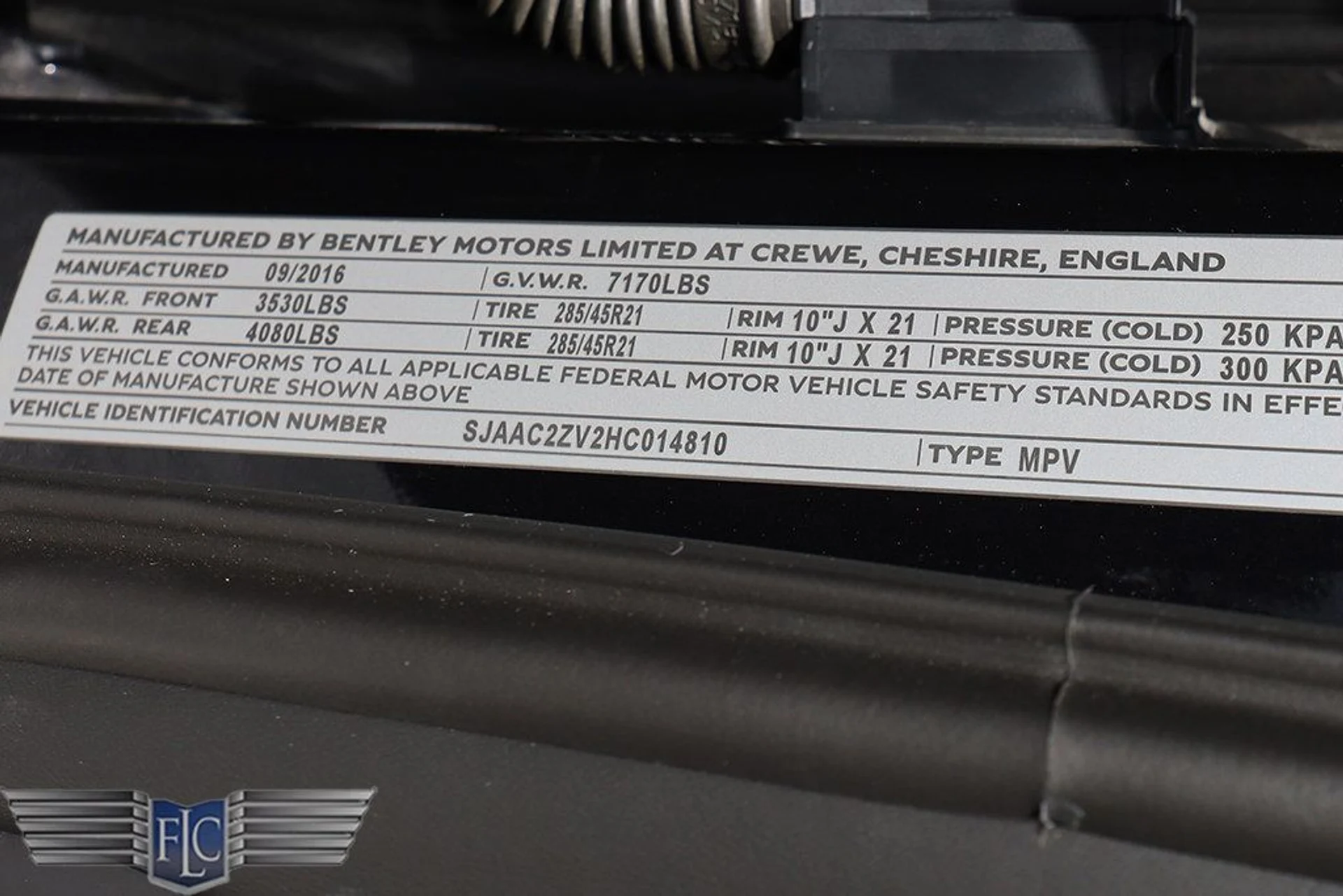 mph033_124731806_used_2017_bentley_bentayga_w12awd_6305_22995448_34_1024_5e8a03e409