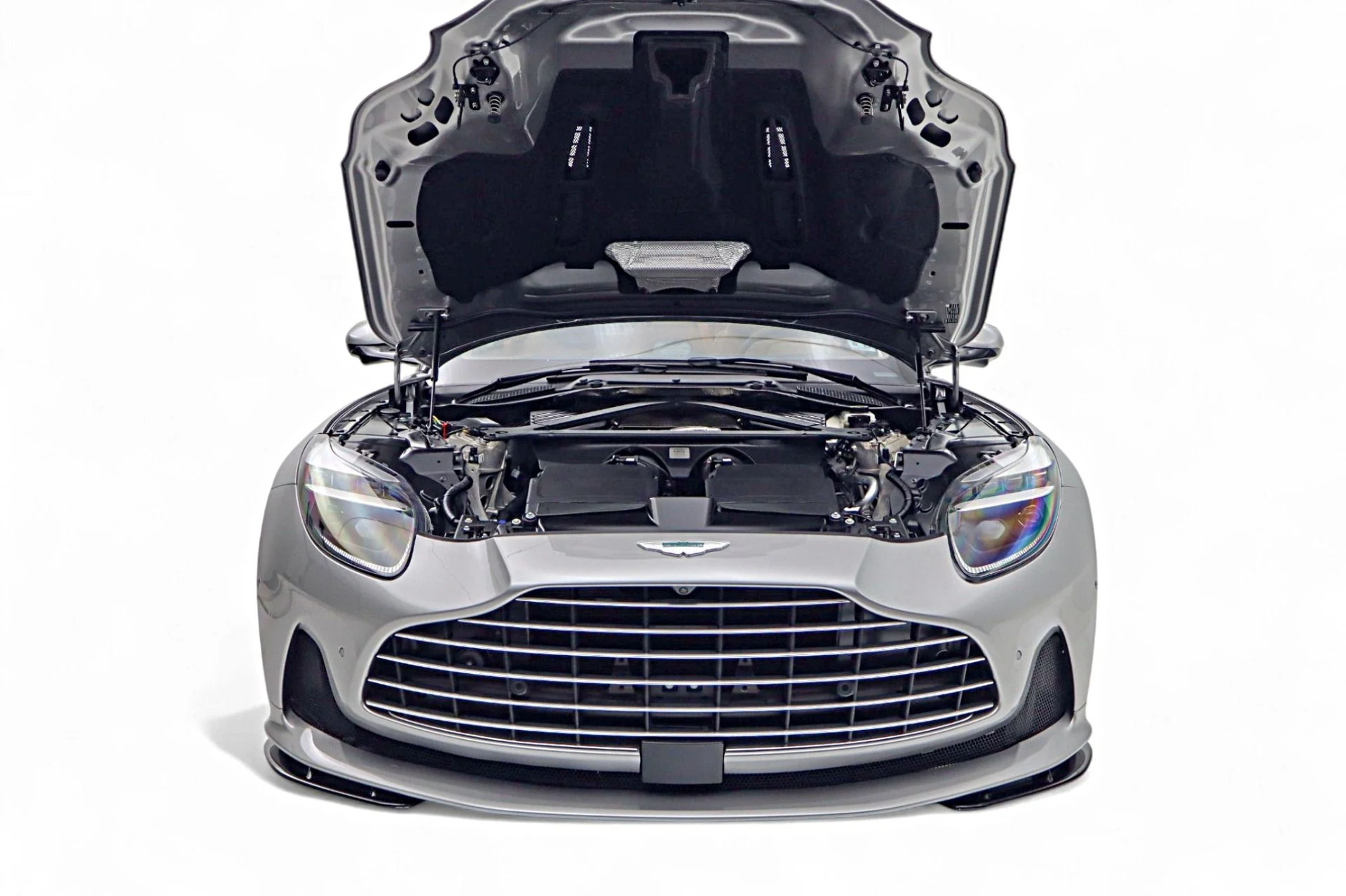 mph033_1253670632_Used_2024_Aston_Martin_DB_12_Volante_9696ea7620