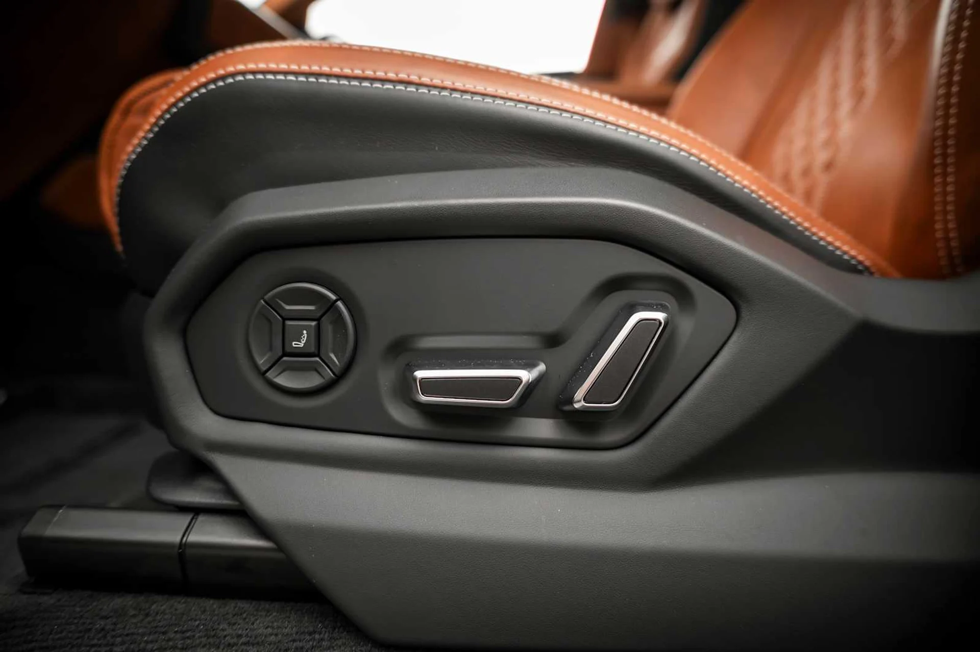 mph033_1254513285_699d64c546d7d15c93fe84ae0d2a6a13x_dc36f92532